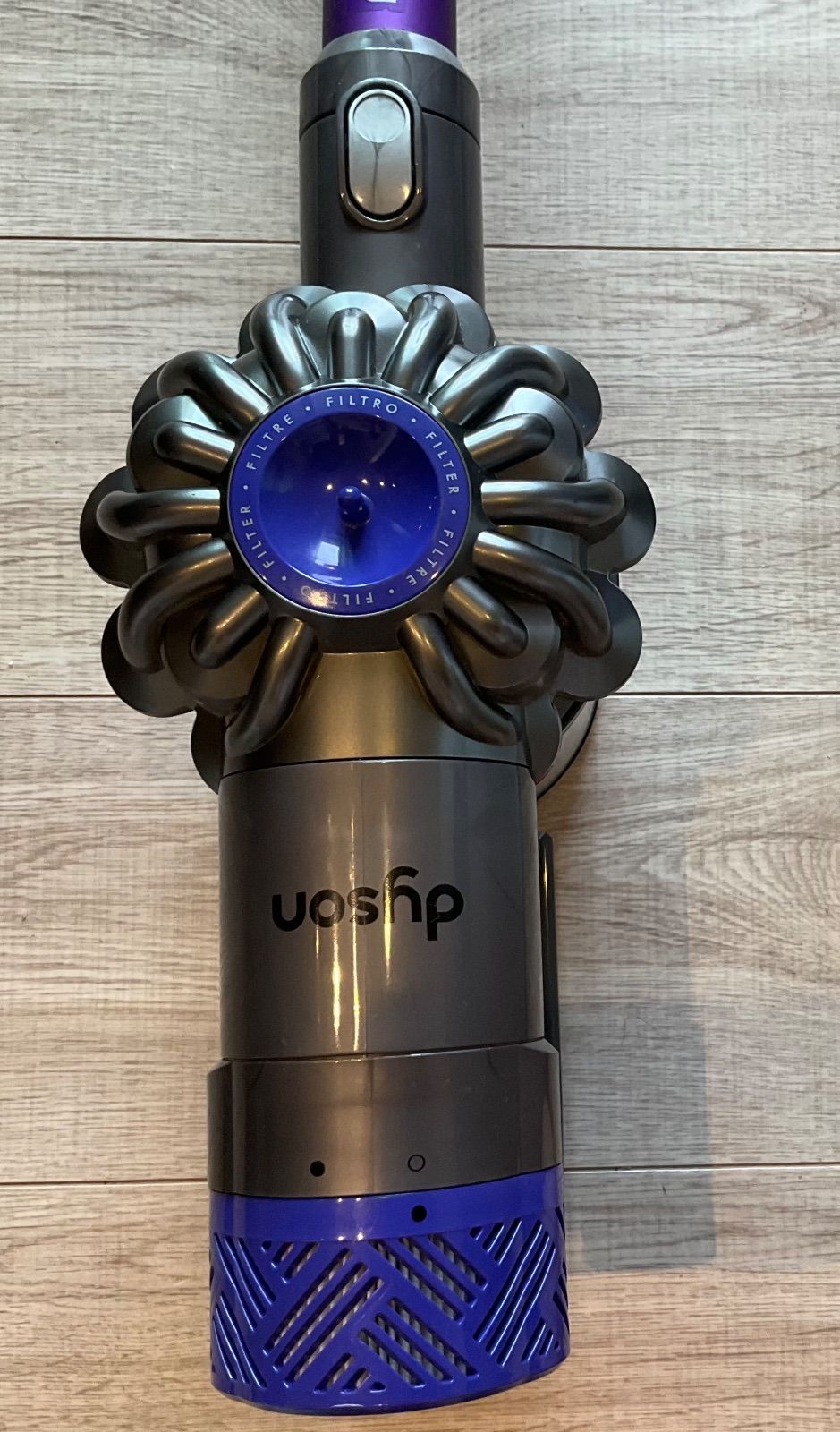スタンド付】Dyson DC62 コードレスクリーナー - メルカリ