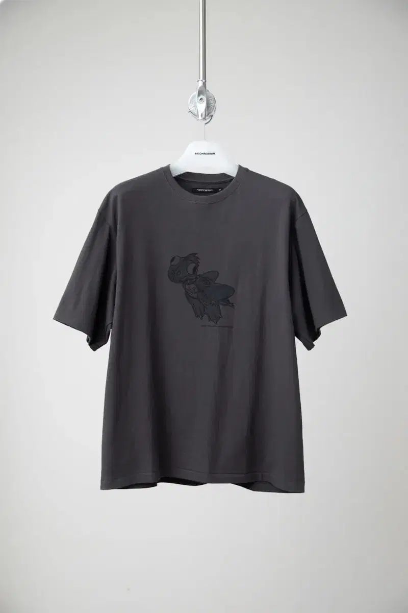 4 Hatchingroom Dragon Diffusion ドラゴンディフュージョン Tシャツ 半袖 チャコール