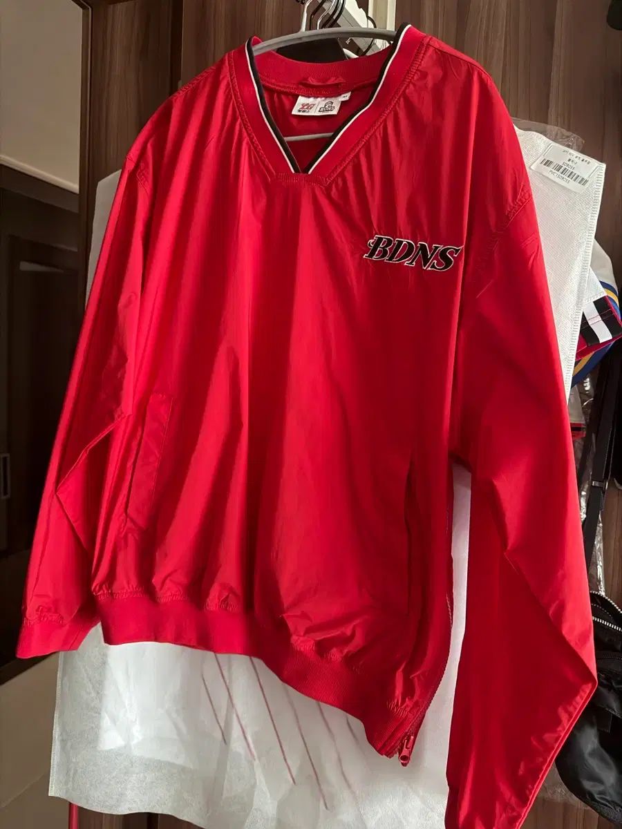 BDNS x LG TWINS ウォームアップ ジャケット レッド