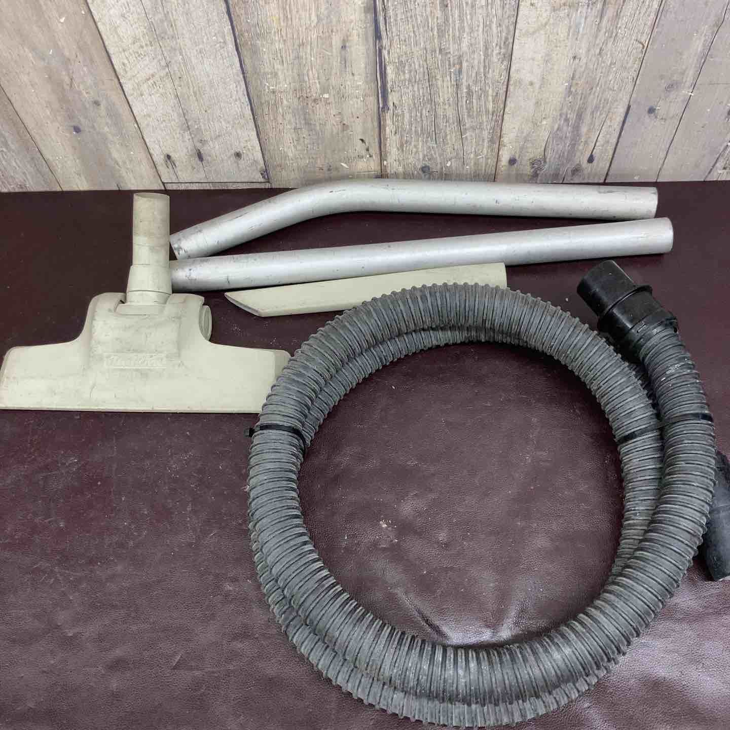 中古品】マキタ(makita) 集じん機 432 乾湿両用 ホース・ノズル付