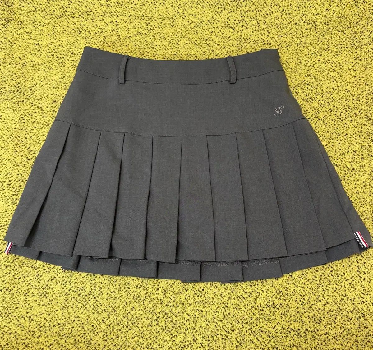 ベネシア12 プリーツ ゴルフスカート グレー M