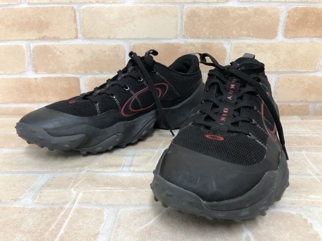 【中古】 OAKLEY オークリー ローカットスニーカー FOF100538 ブラック US11（29cm） 111455537