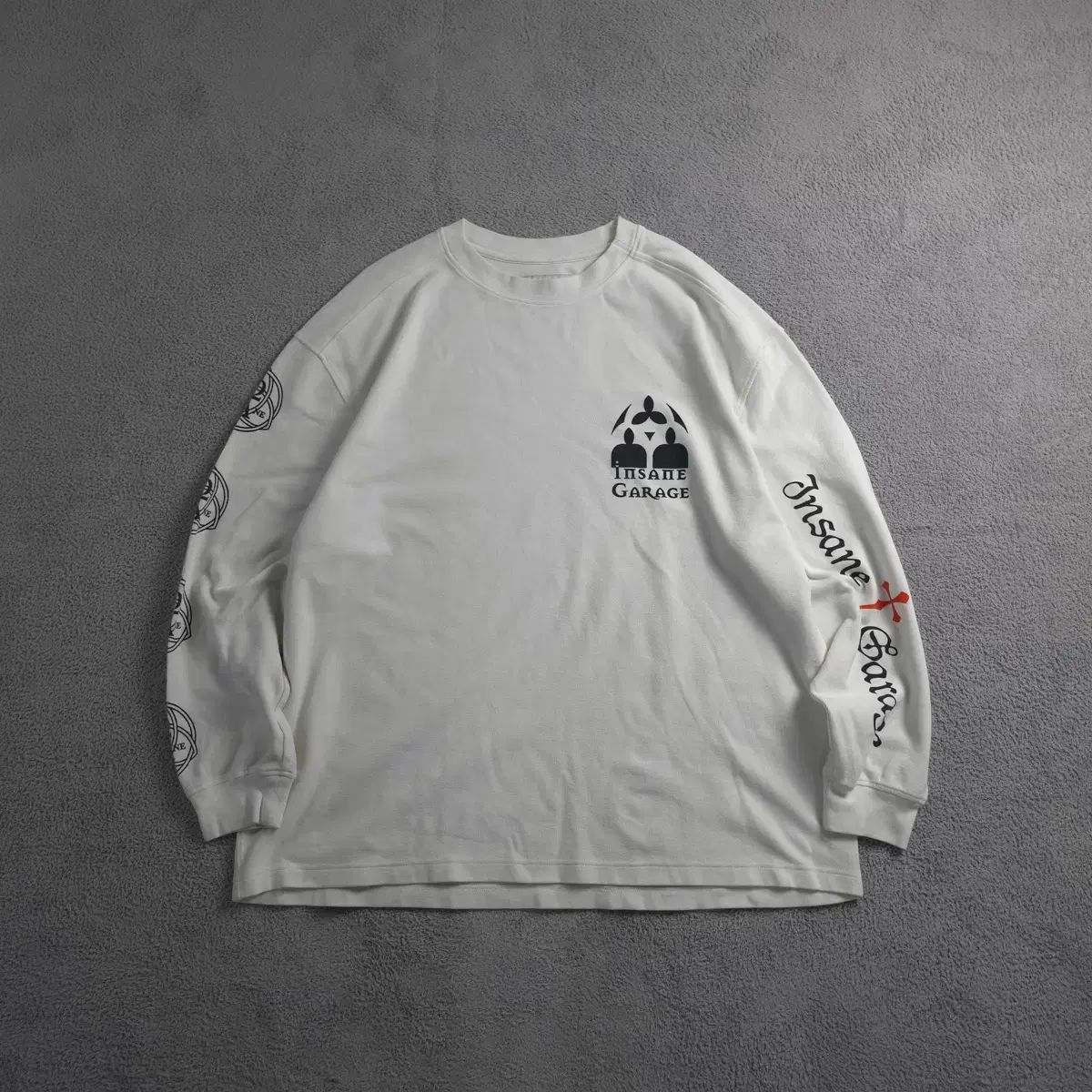 INSANE GARAGE テクスチャード グラフィック ロングスリーブ Tシャツ (XL)