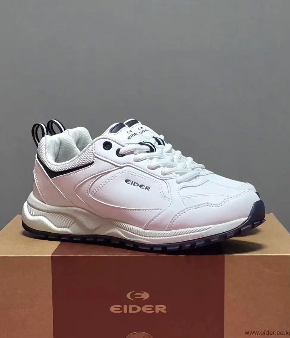 EIDER スニーカー 255 新品 11,932円