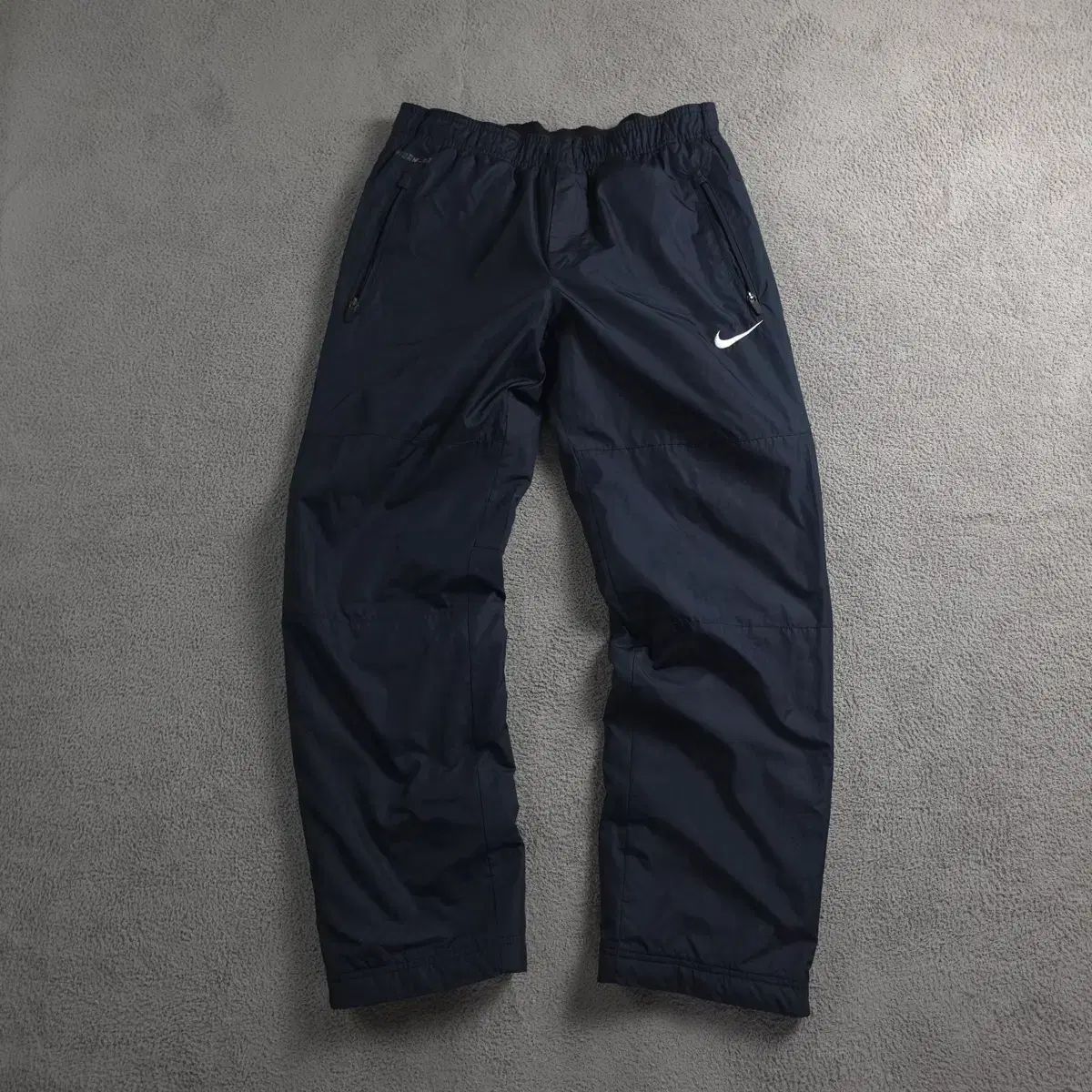 00s NIKE ストームフィット ウーブン トラックパンツ ネイビー (L)