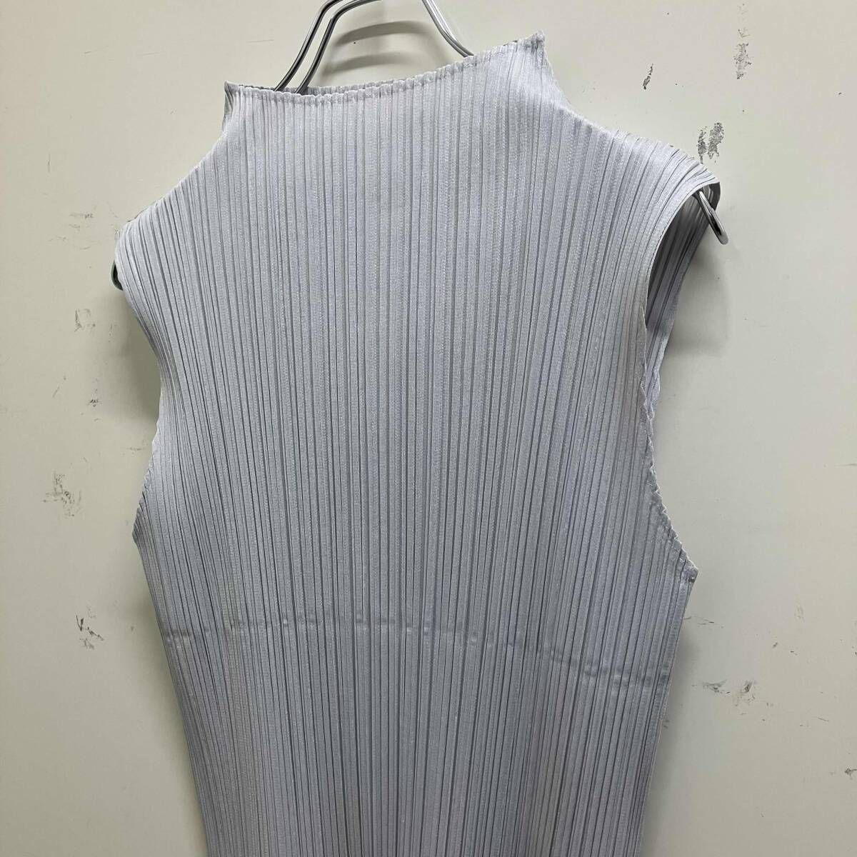 PLEATS PLEASEべーシックプリーツノースリーブカットソー サイズ4