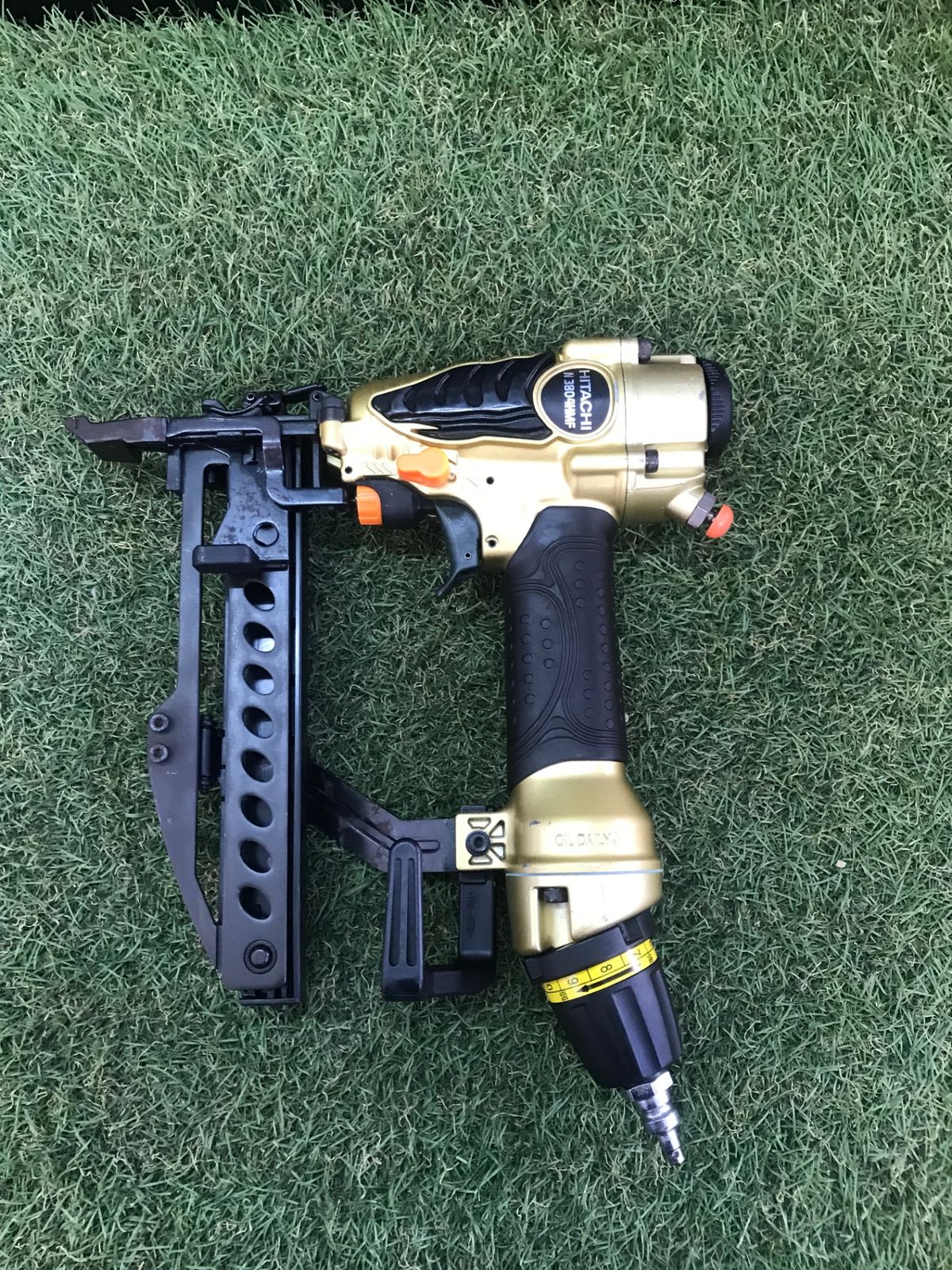 【中古品】【0906】★日立工機 38㎜高圧フロア用タッカ N3804HMF　ITFNJJ7Q9U0M