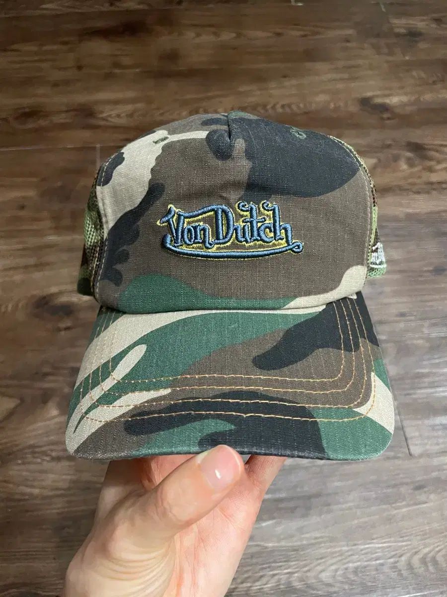 ボンダッチ Von Dutch カモ トラッカー メッシュ キャップ 帽子 ベースボールキャップ