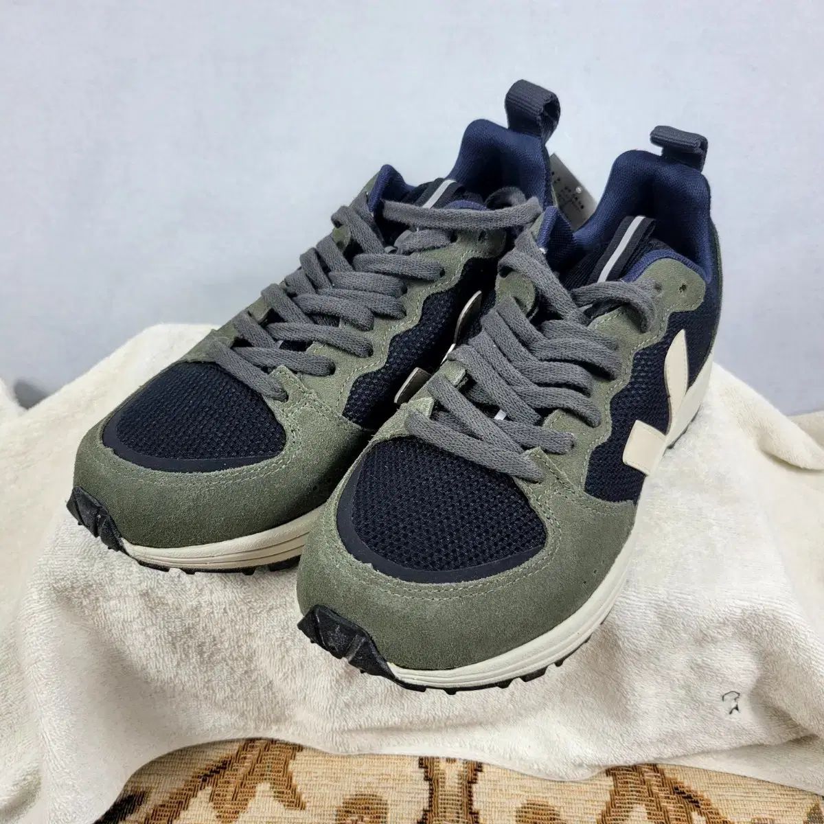 VEJA VENTORI スニーカー