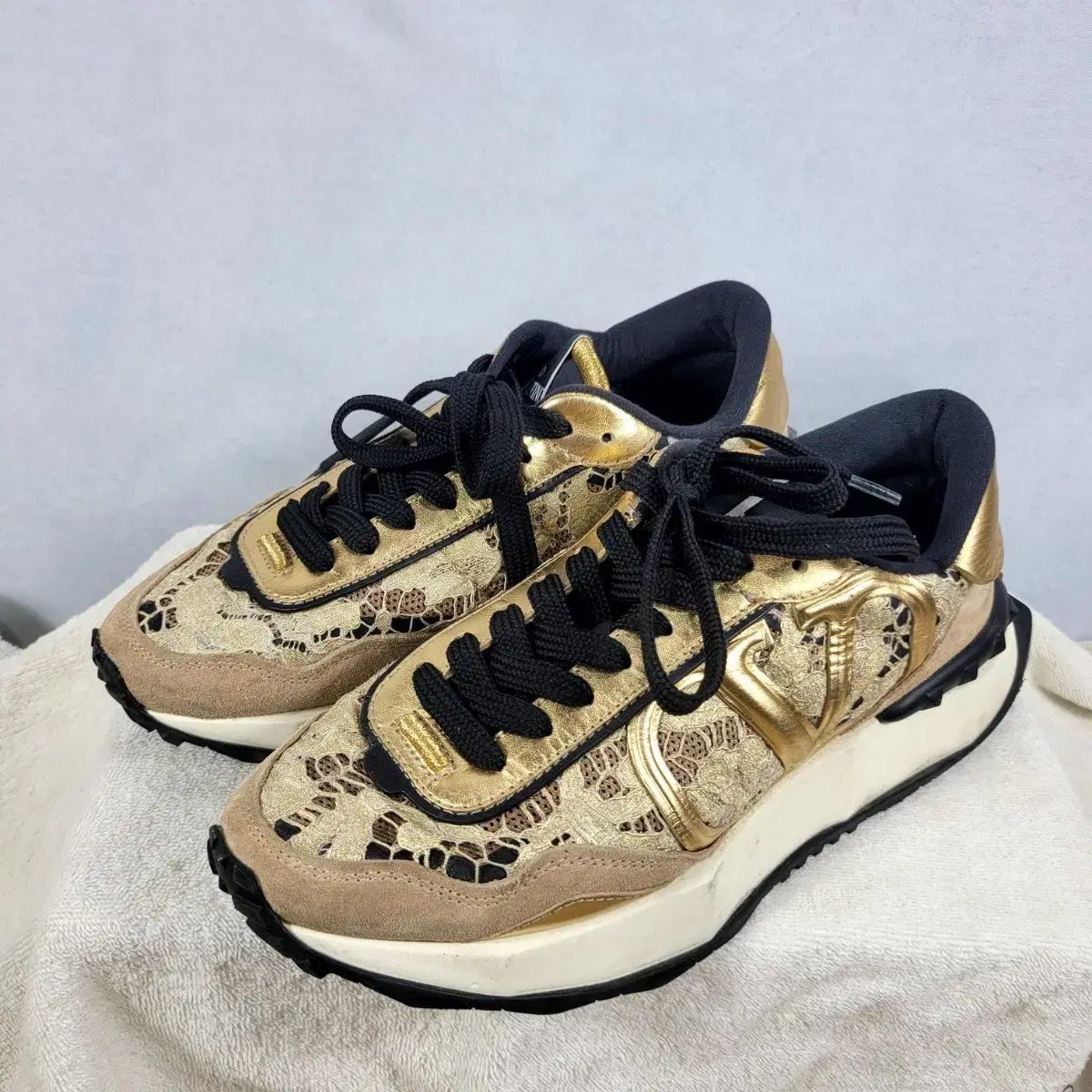 ヴァレンティノ GOLD レイ スニーカー