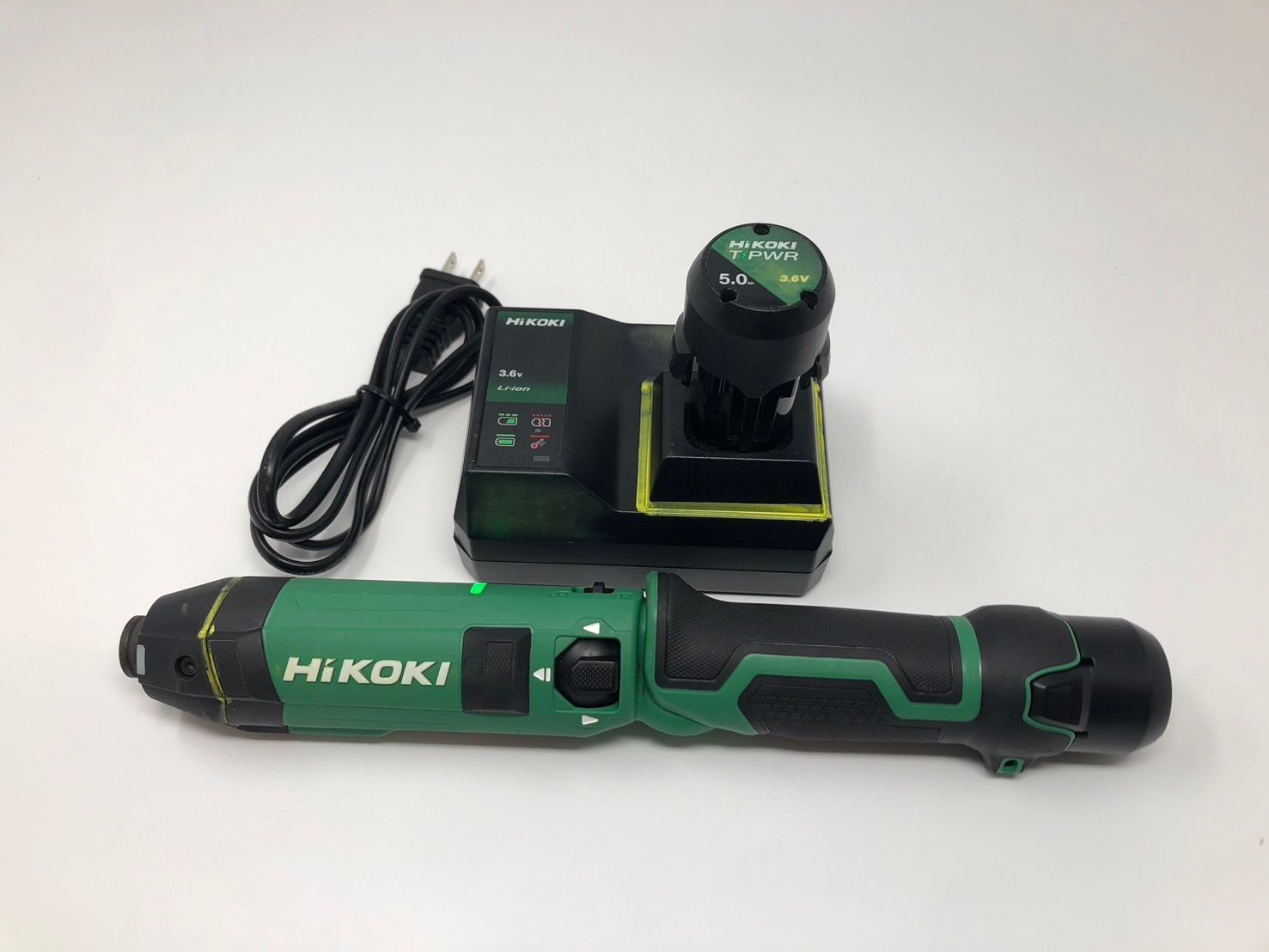 ◆HIKOKI　ハイコーキ　ペン型インパクトドライバー　WH3DA　バッテリー×2個､充電器付属　工具　中古　現状品◆21871★