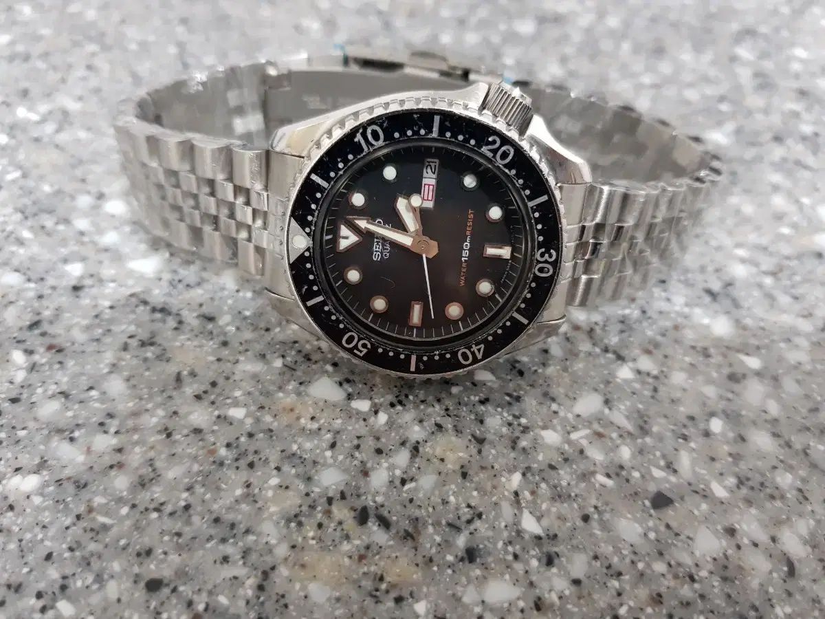 83年製/稼働/新品電池】SEIKO ブラックボーイ 6458-6000 QZ SEIKO 