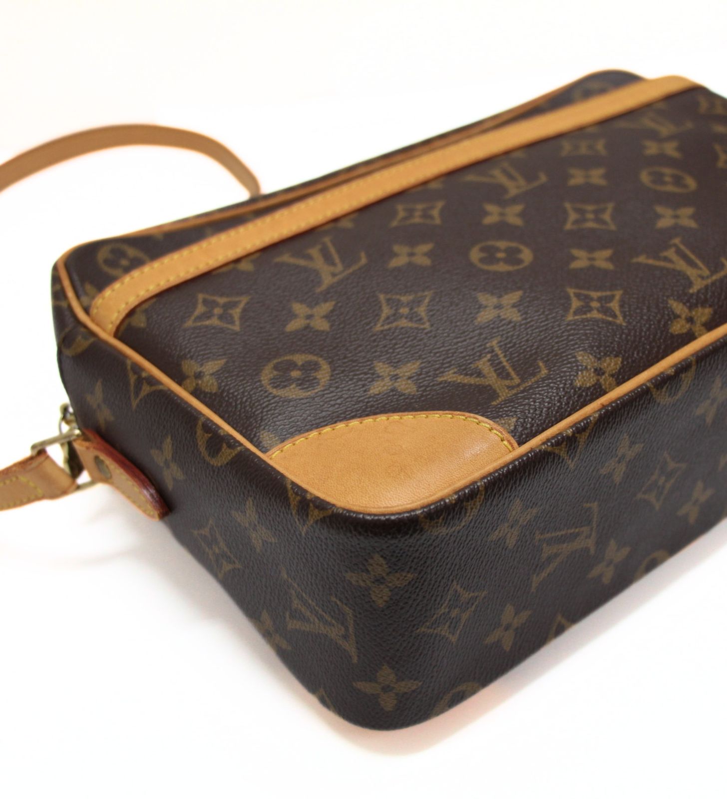 ルイヴィトン LOUIS VUITTON トロカデロ30 ショルダーバッグ