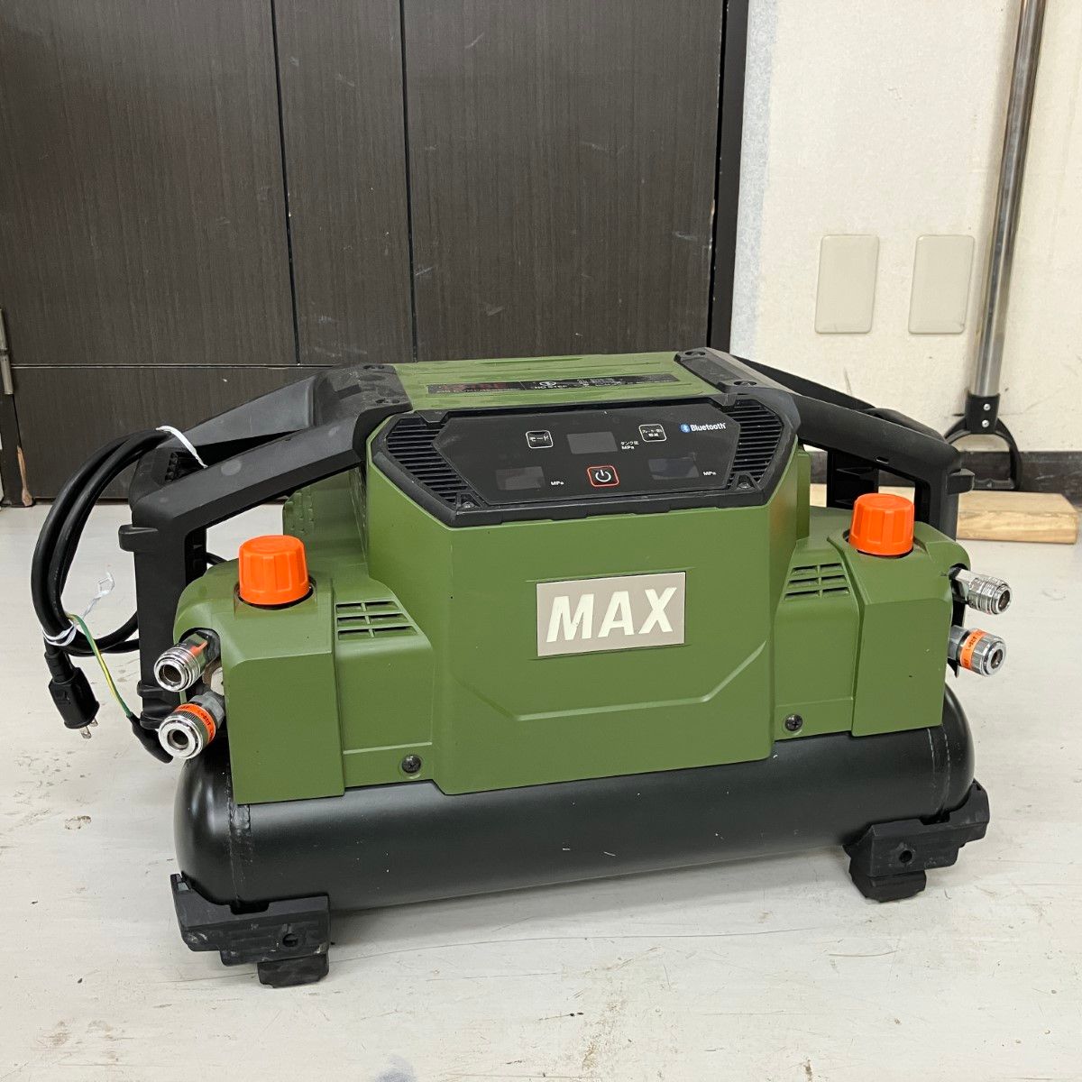 MAX マックス 100v 11L 高圧4口 エアコンプレッサ AK-HH1310E グリーン