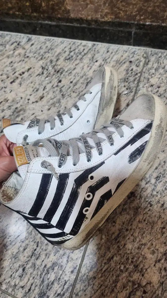 現代百貨店 ヒュンダイデパート 購入 GOLDEN GOOSE ゴールデングース ミドルトップ 37サイズ