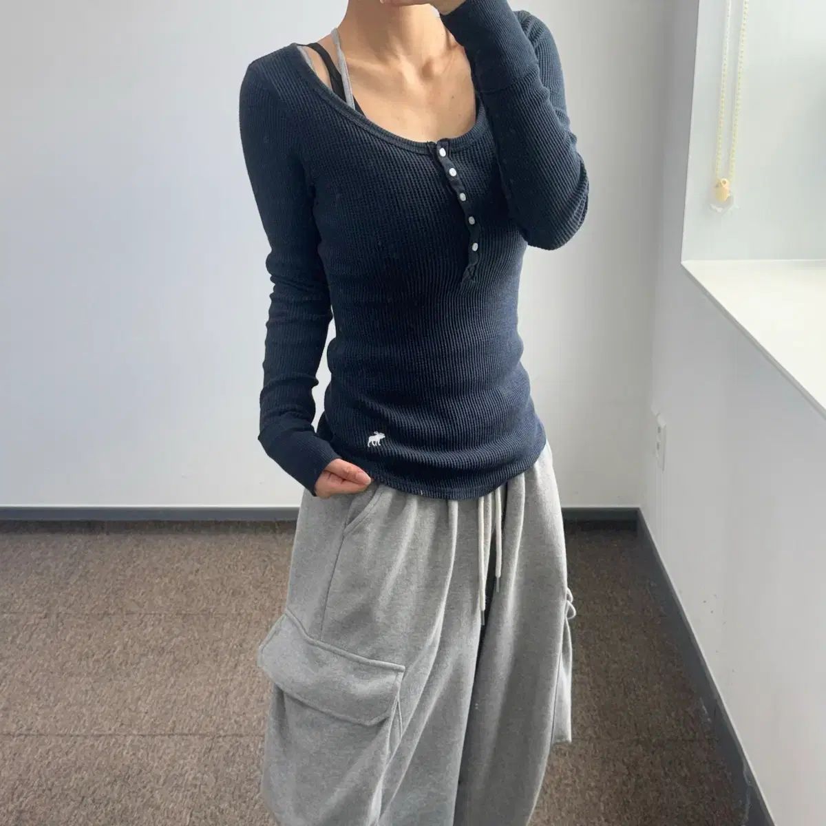 Abercrombie アバクロンビー スモールロゴ ヘンリーネック ネイビー ロングスリーブ