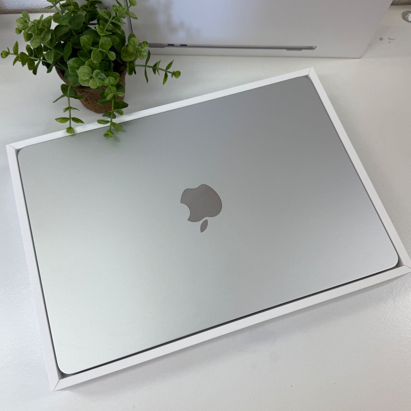 新品 MacBook Air 13.6