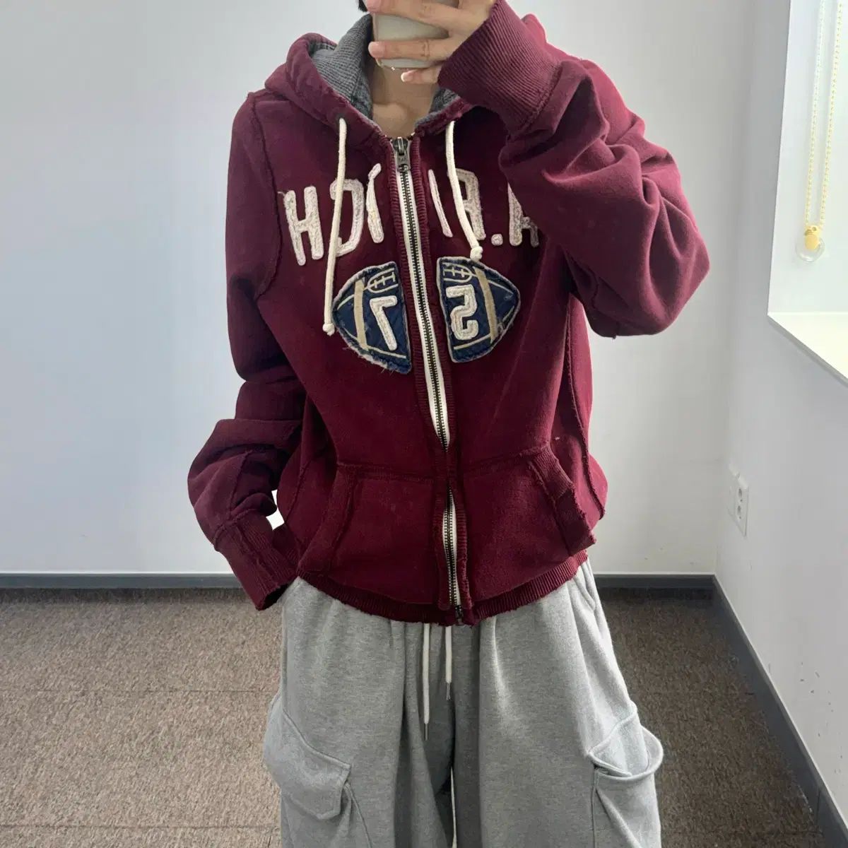 Abercrombie アバクロンビー Spellout ロゴ バーガンディ フードジップアップ