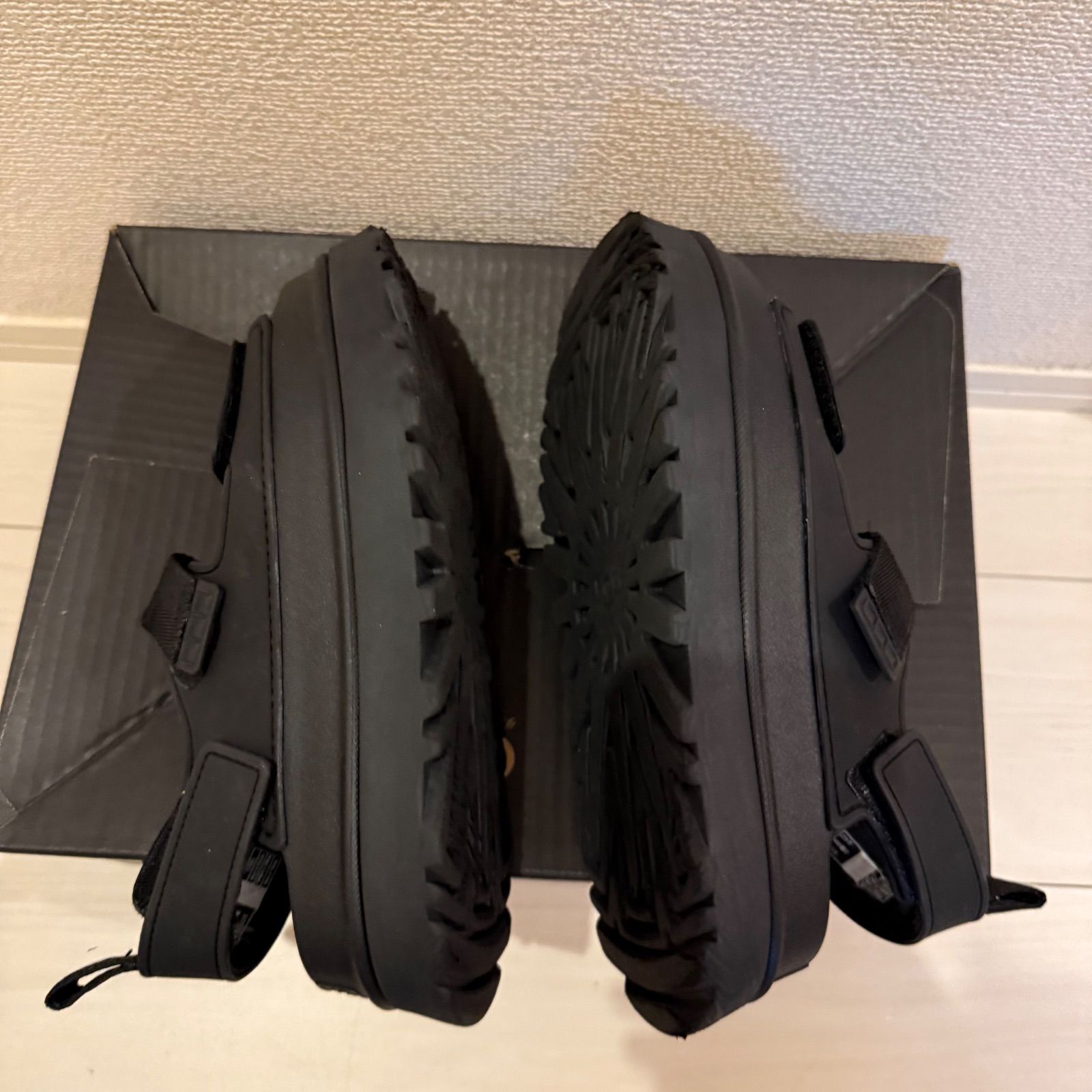 値下げ可能！】UGG GOLDENGLOW BLACK アグ ゴールデングロウ ブラック