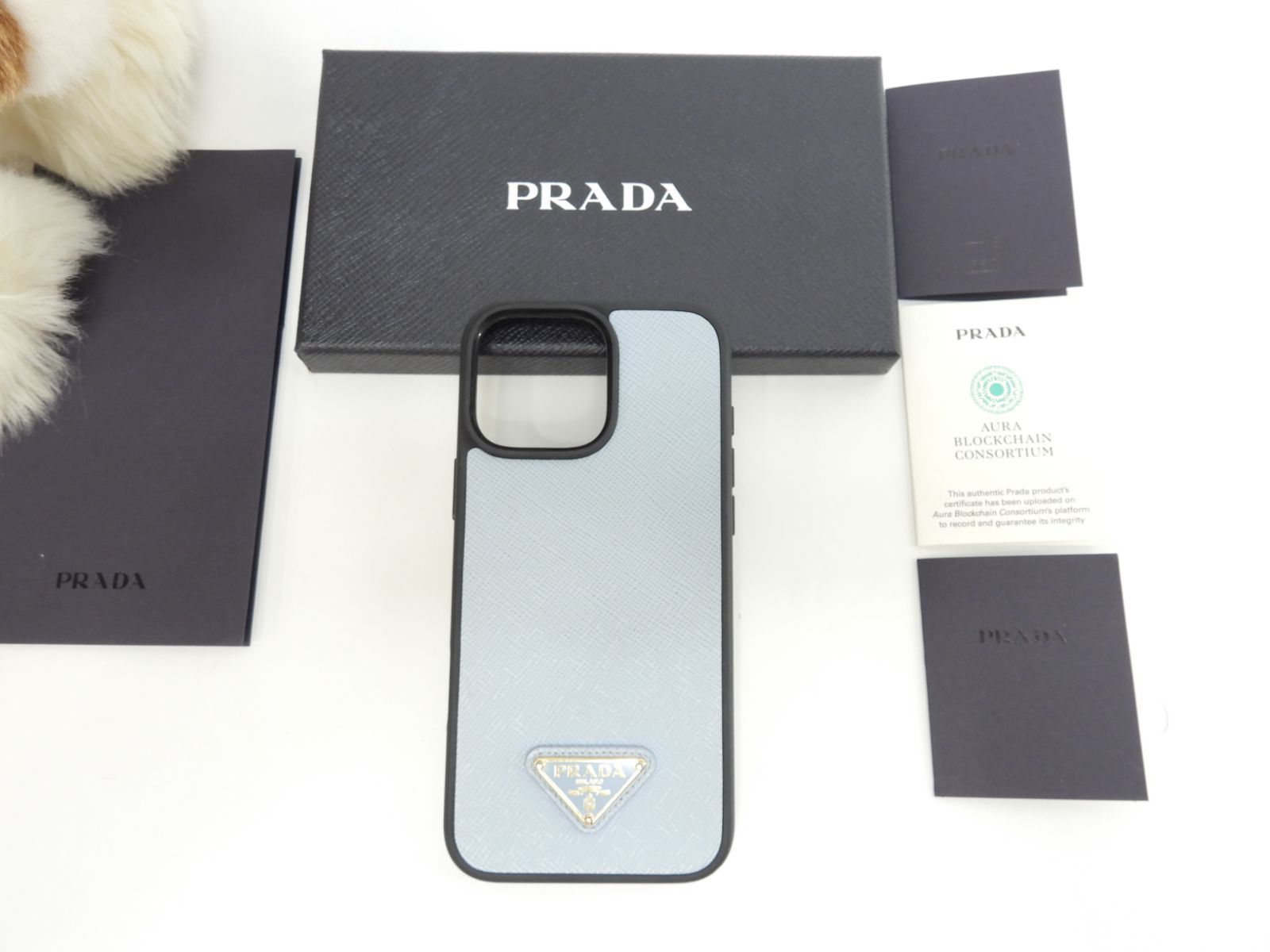 プラダ iphone16proMaxケース サフィアーノ水色 三角金具 アイフォンカバー@ 2