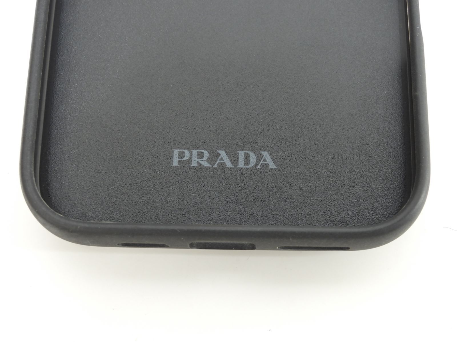 PRADA プラダ iPhone 16 スマホケース サフィアーノレザー 水色 PRADA