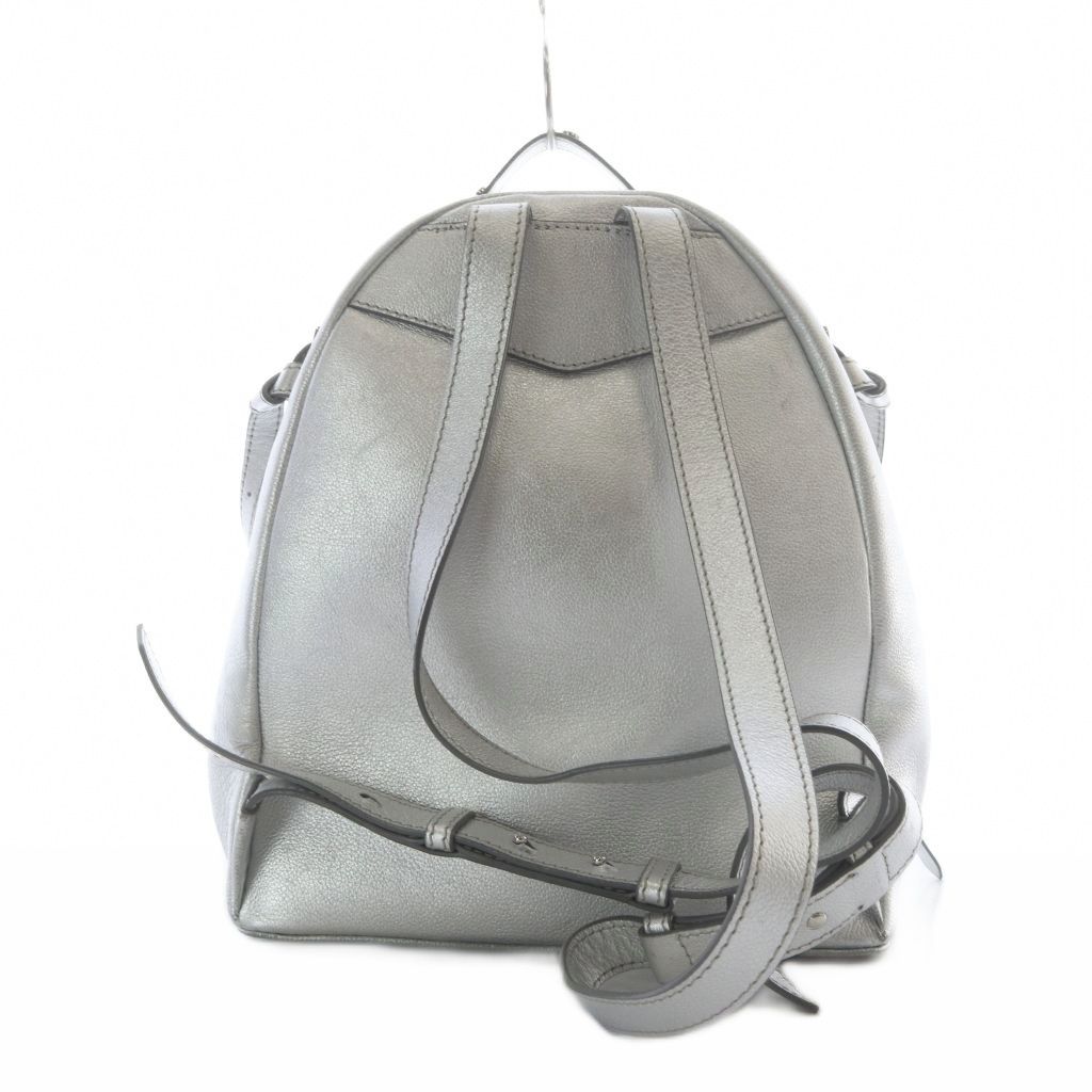 ぐるー。Jimmy Choo ライトグレー レザーリュック　バッグ ジミーチュウ JIMMY CHOO シルバーレザーバックパック バッグ リュック