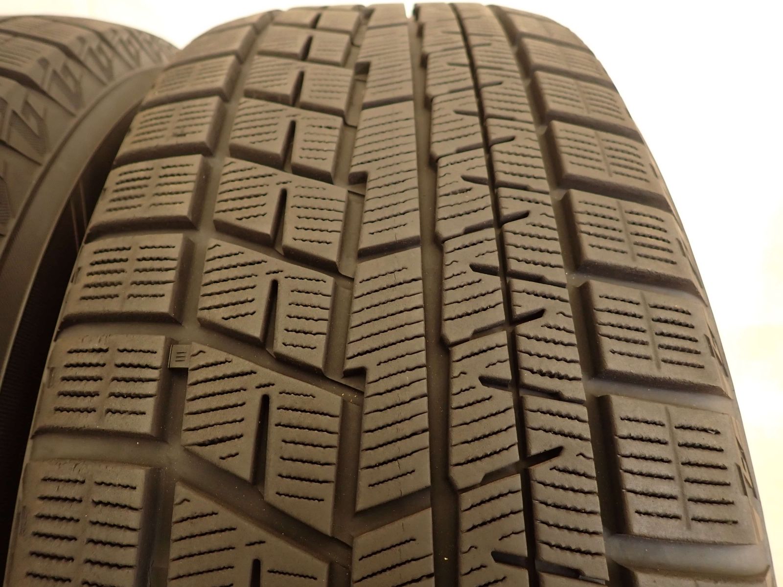 本州内送込バリ山スタッドレス 225/65R17 ハリアー RAV4アルファード