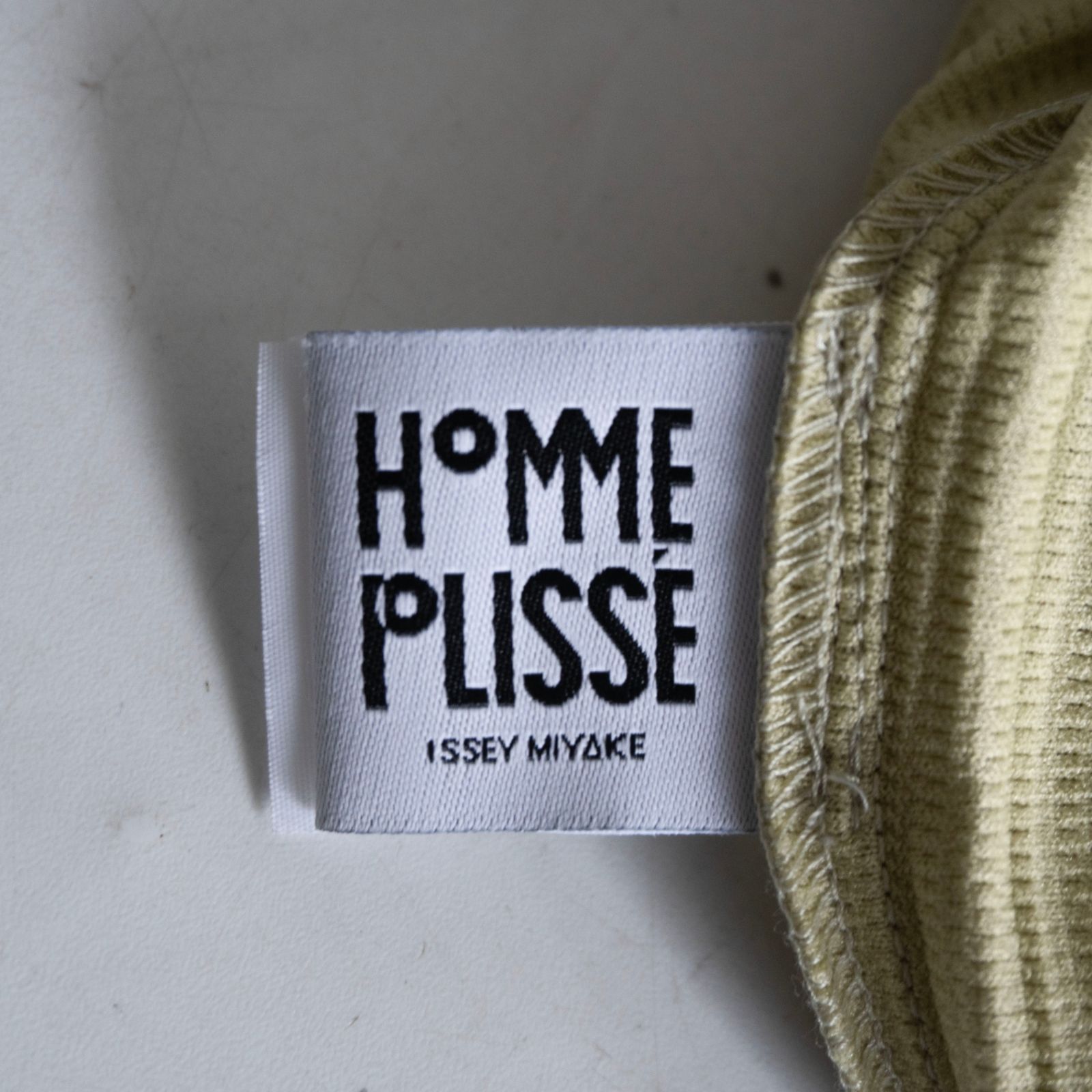 美品】 HOMME PLISSE ISSEY MIYAKE【プリーツ シャツ】2 イエロー
