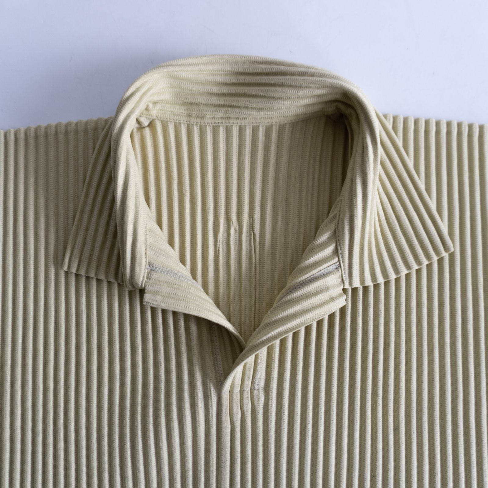 美品】 HOMME PLISSE ISSEY MIYAKE【プリーツ シャツ】2 イエロー