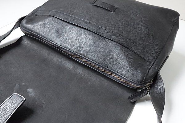 dan genten ◇ レザー メッセンジャー バッグ 黒 (定価8万円くらい