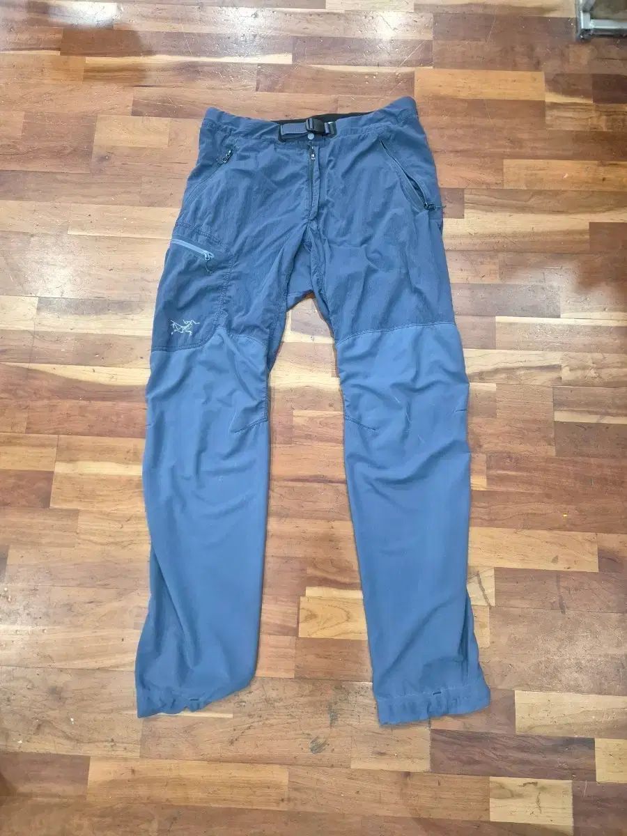 ARC'TERYX ゴアテックス ズボン メンズ m 32インチ