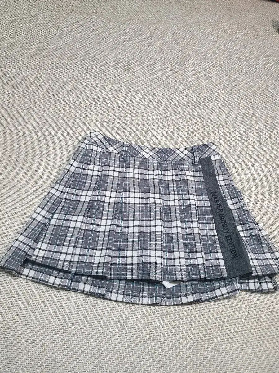 26)マスターバニーエディション チェックパータン キュロット