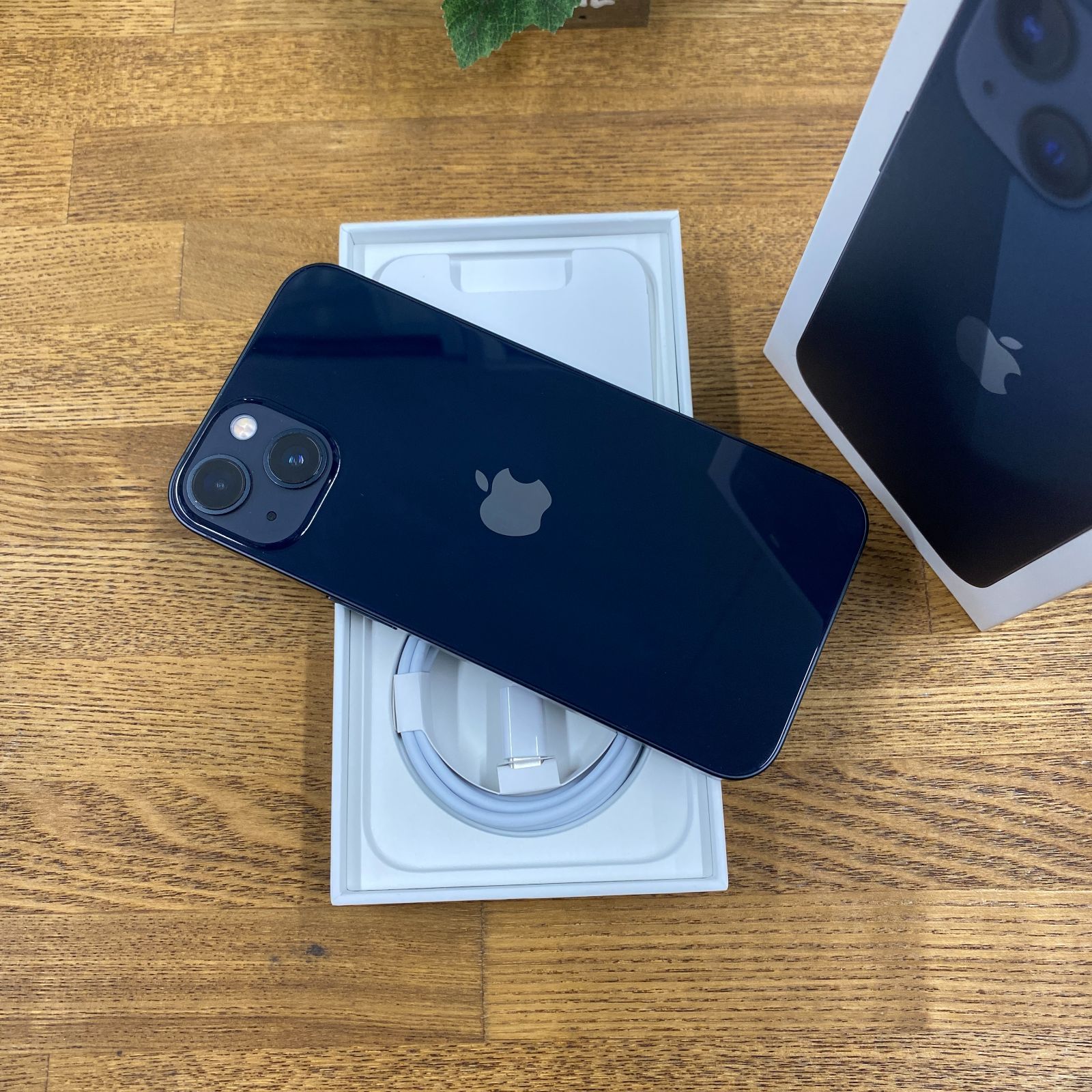 中古 iPhone13 128Gb ミッドライト 国内SIMフリー 送料無料