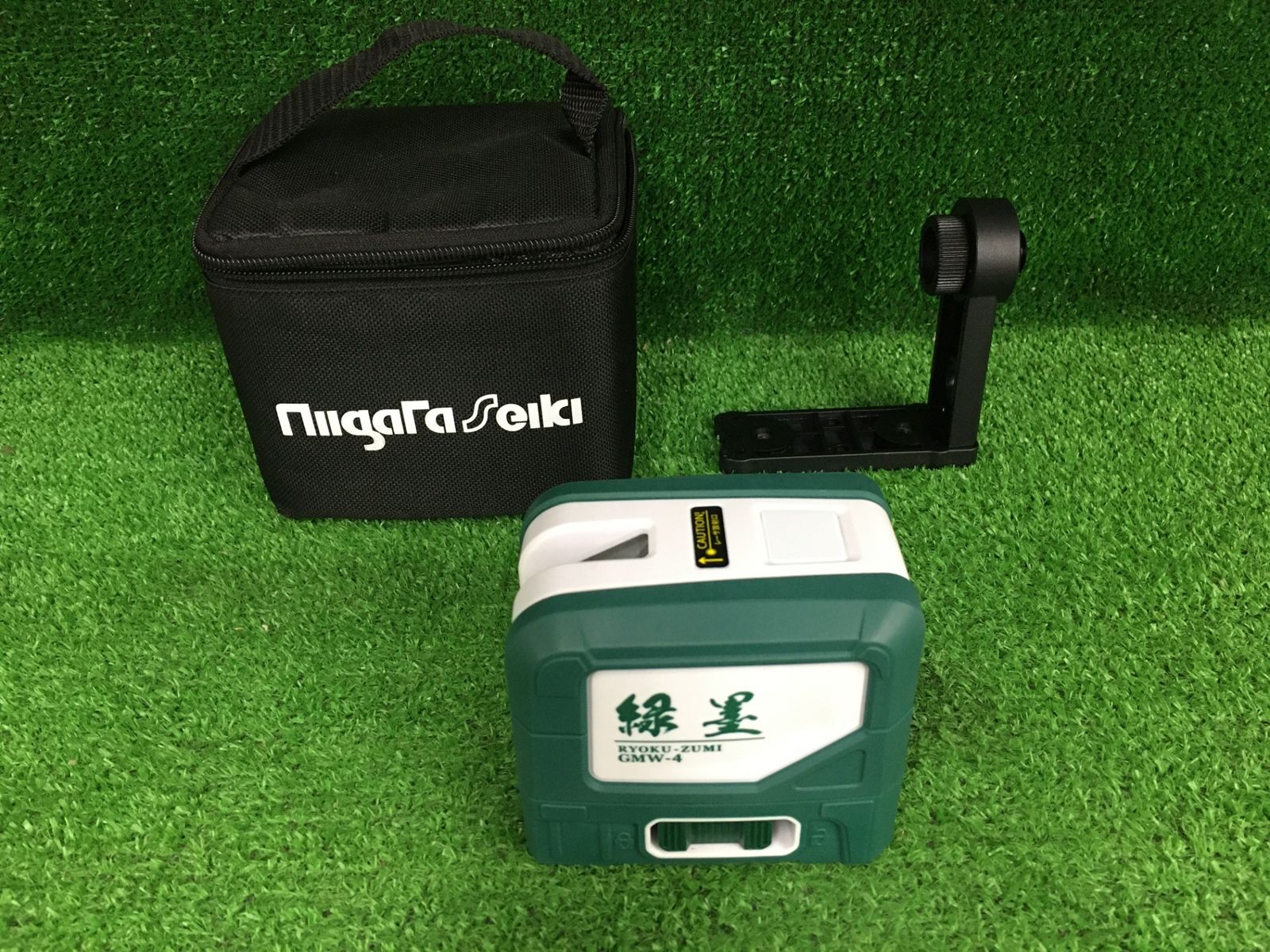 【中古品】【0906】新潟精機　緑墨　レーザー墨出し器　GMW-4　IT6MWO6C7D00