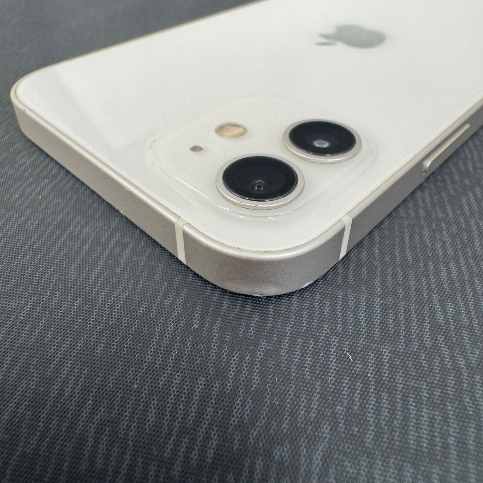 iPhone 12 64GB ホワイト SIMロック解除済 - メルカリ
