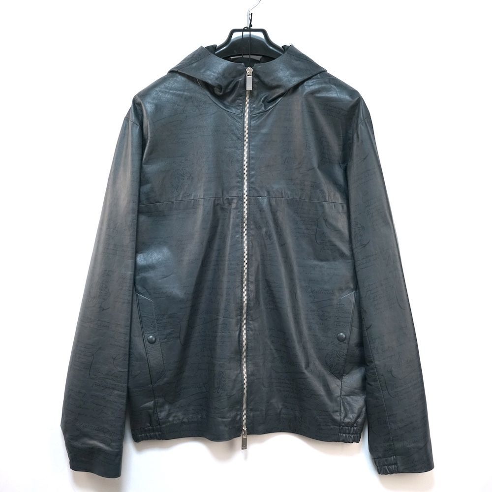 BERLUTI PARIS 1895 ベルルッティ Scritto Pattern Hooded Blouson スクリット パターン レザー フーディ ブルゾン チャコール ブルー 48サイズ R25LBl144KAJV 新品未使用