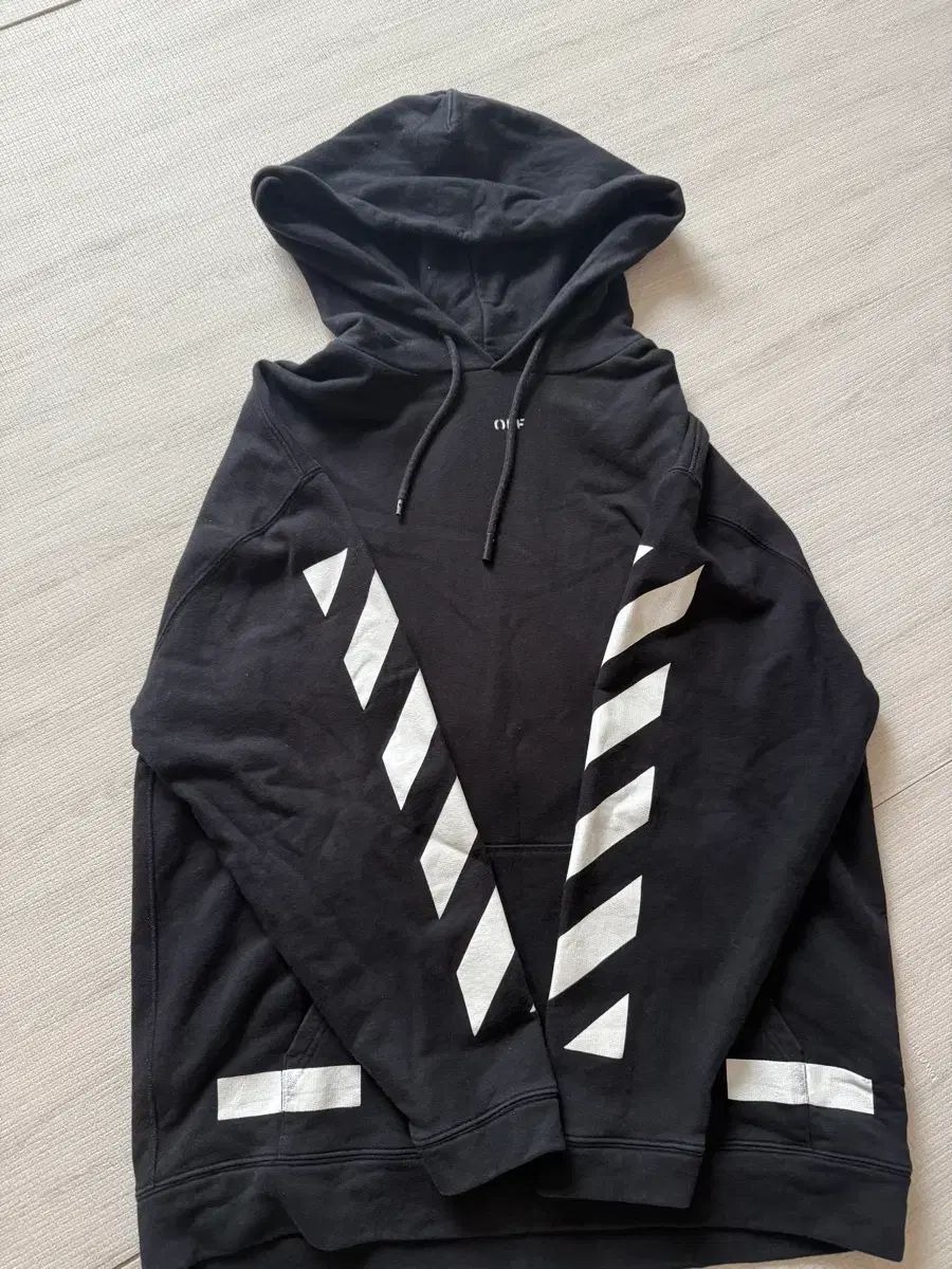 オフホワイト WHO Tシャツ