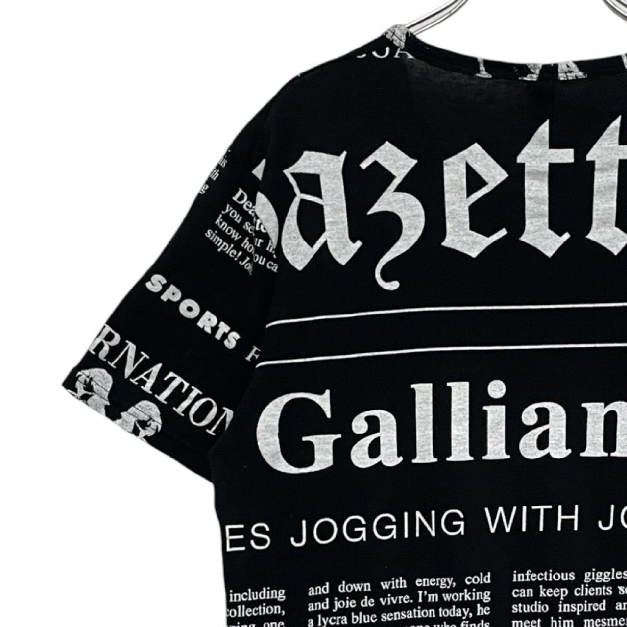 JOHN GALLIANO ジョンガリアーノ ニュースペーパー柄 Tシャツ ブラック