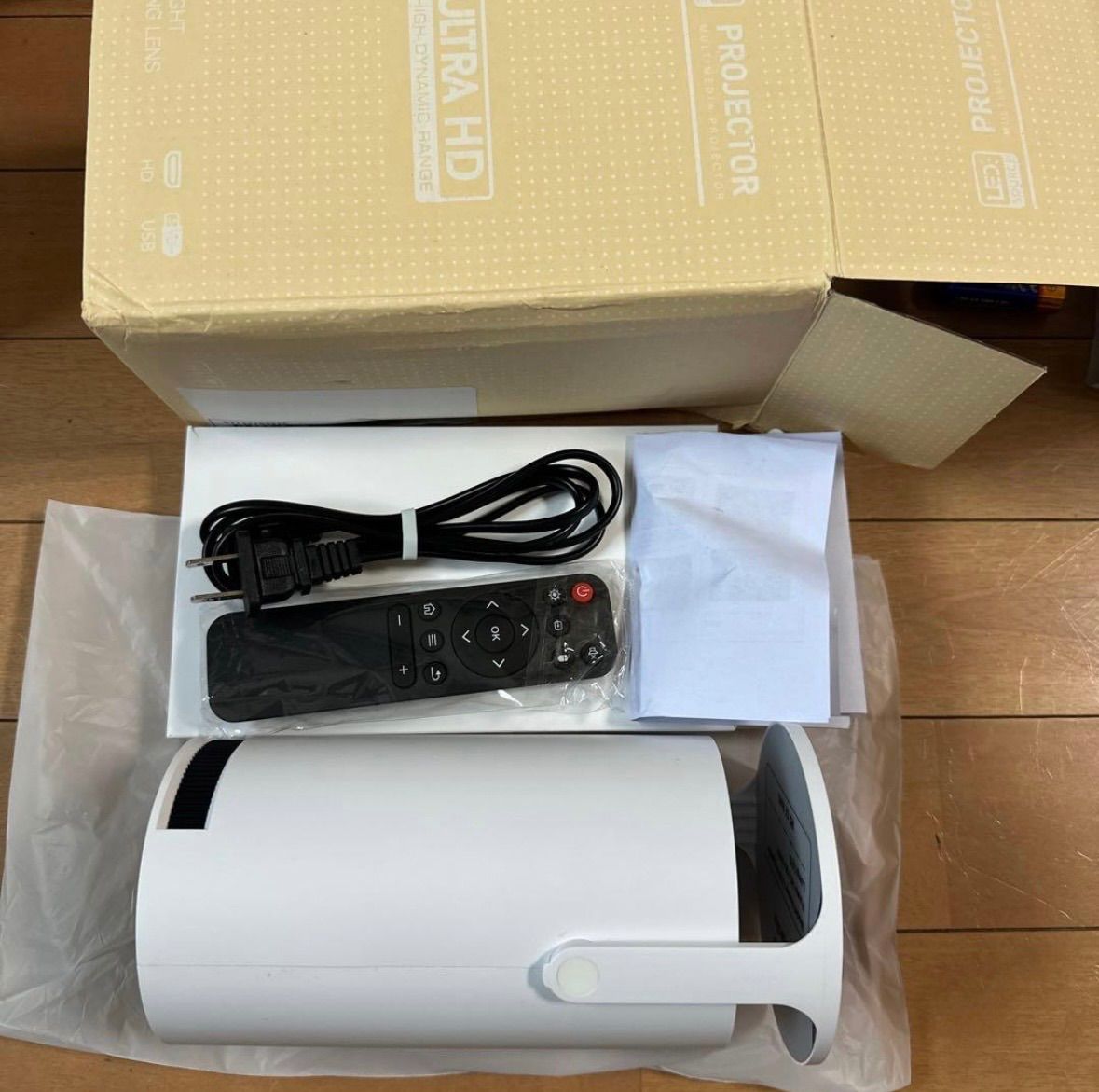 プロジェクター 家庭用 270°回転 高輝度 1080P 天井投影 Bluetooth5.4