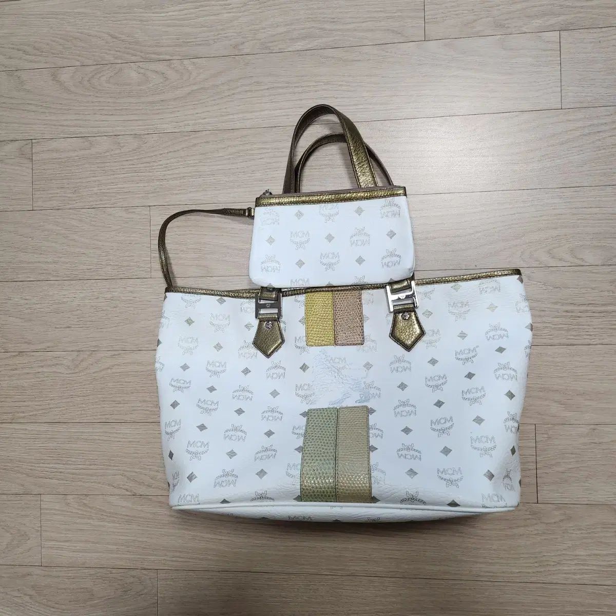 MCM トートバッグ 白 GOLD ストライプ ポーチ 含む