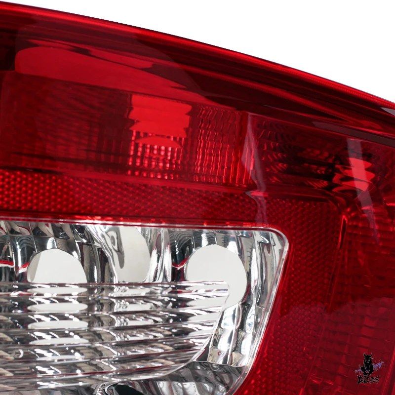Skoda Rapid 2013-2017 リアテールライト ブレーキライトハウジング 左右