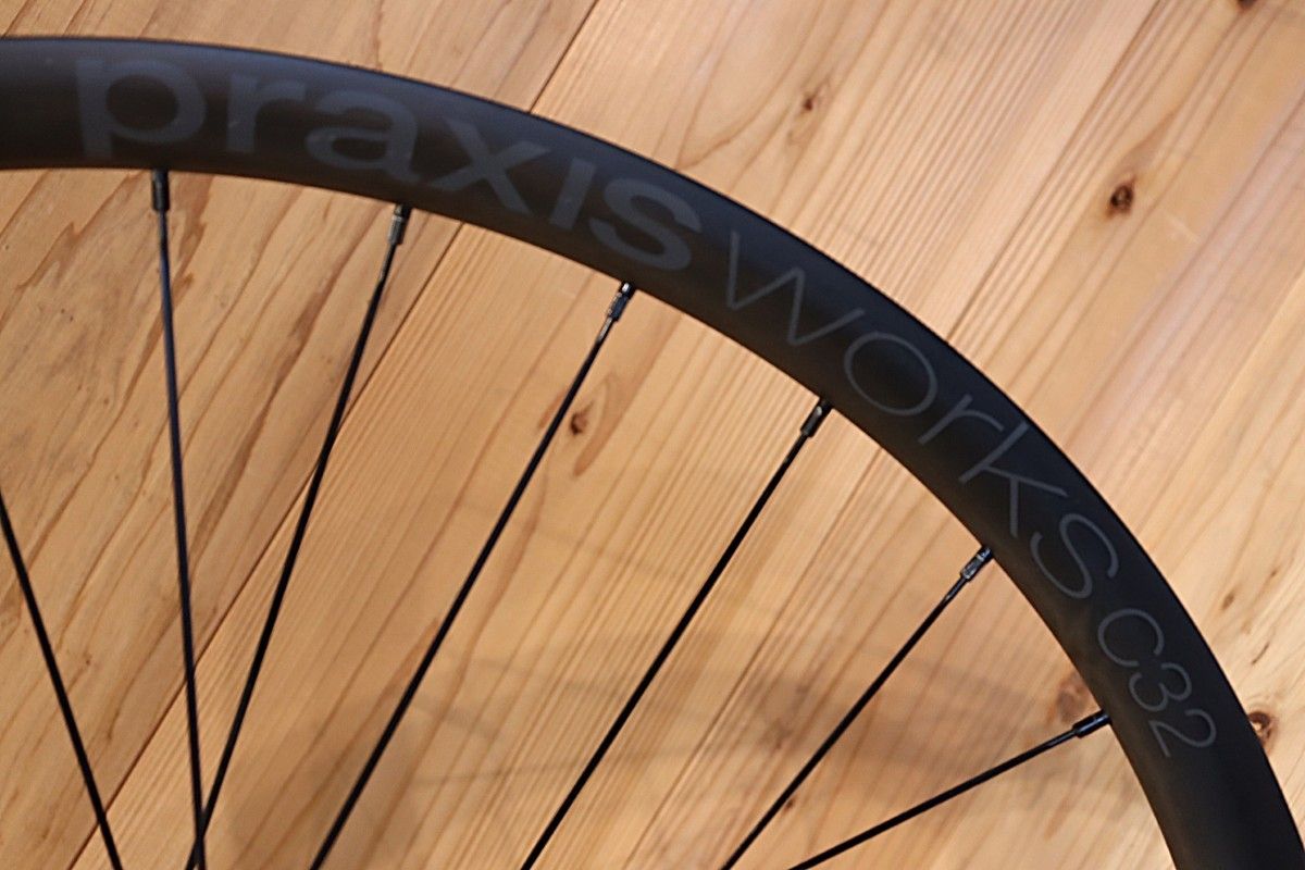 訳アリ】 クリスキング CHRIS KING ISO FRONT BOOST 110×15mm PRAXIS