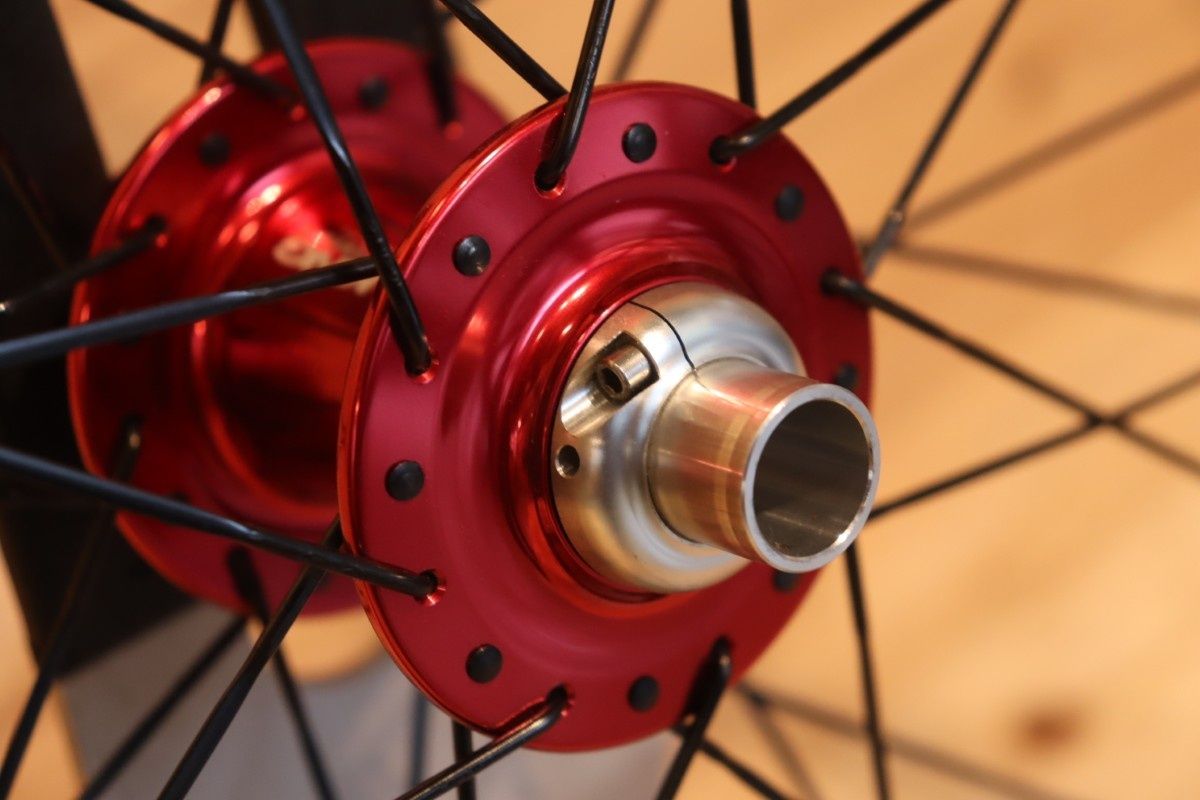 訳アリ】 クリスキング CHRIS KING ISO FRONT BOOST 110×15mm PRAXIS