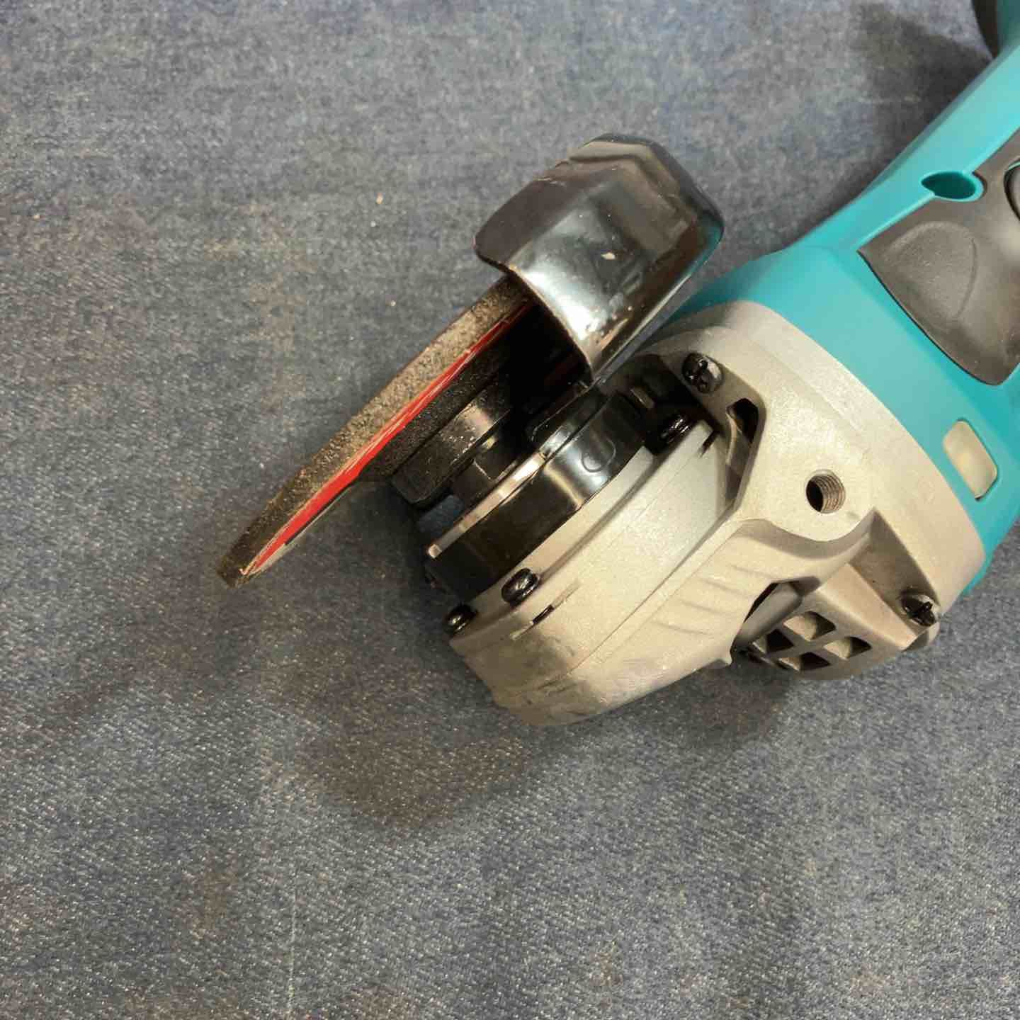 ☆マキタ(makita) 100mmコードレスディスクグラインダー GA400DZ【八潮店】