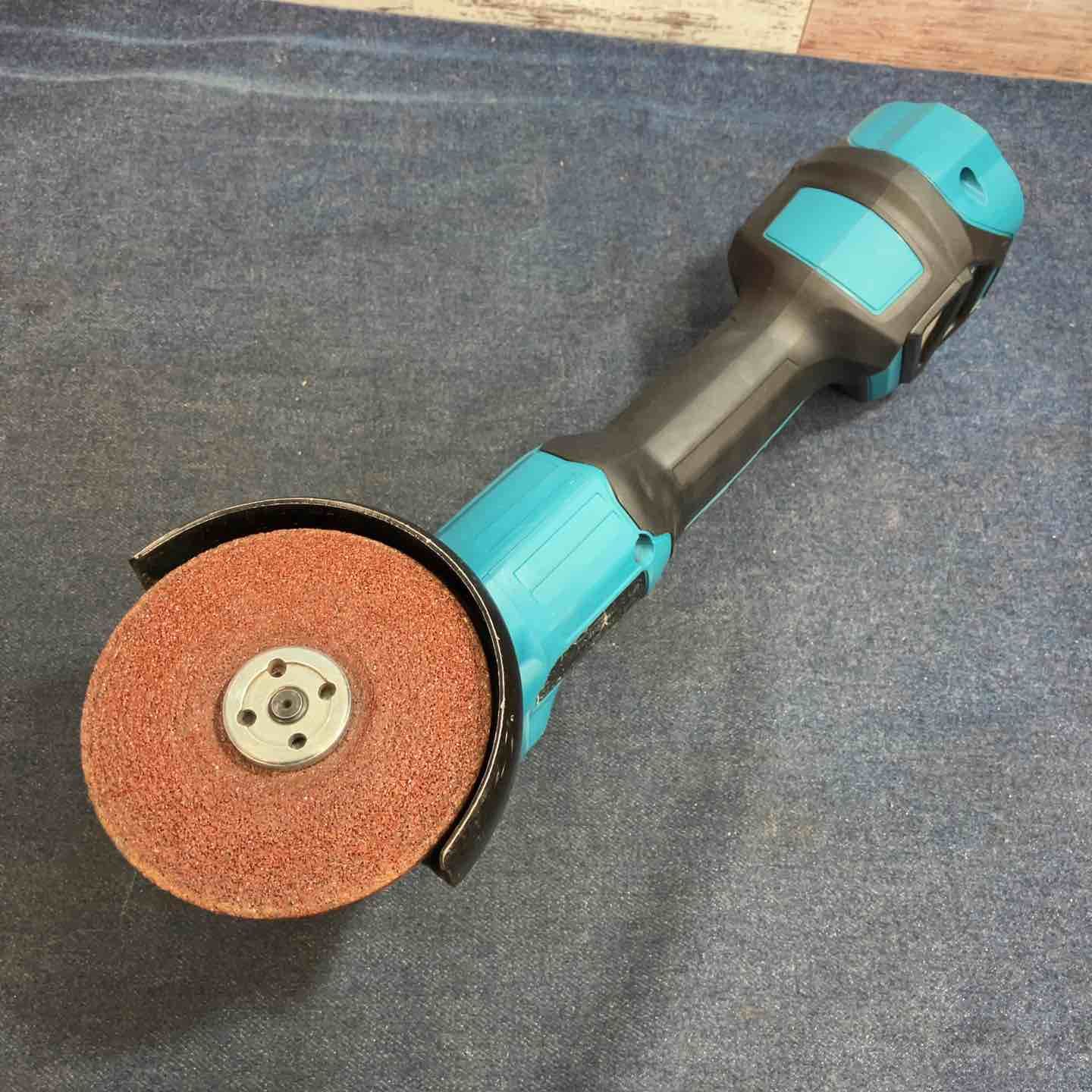 ★マキタ(makita) 100mmコードレスディスクグラインダ GA412DZ【八潮店】 ★マキタ(makita) 100mmコードレスディスクグラインダ GA412DZ【八潮店】