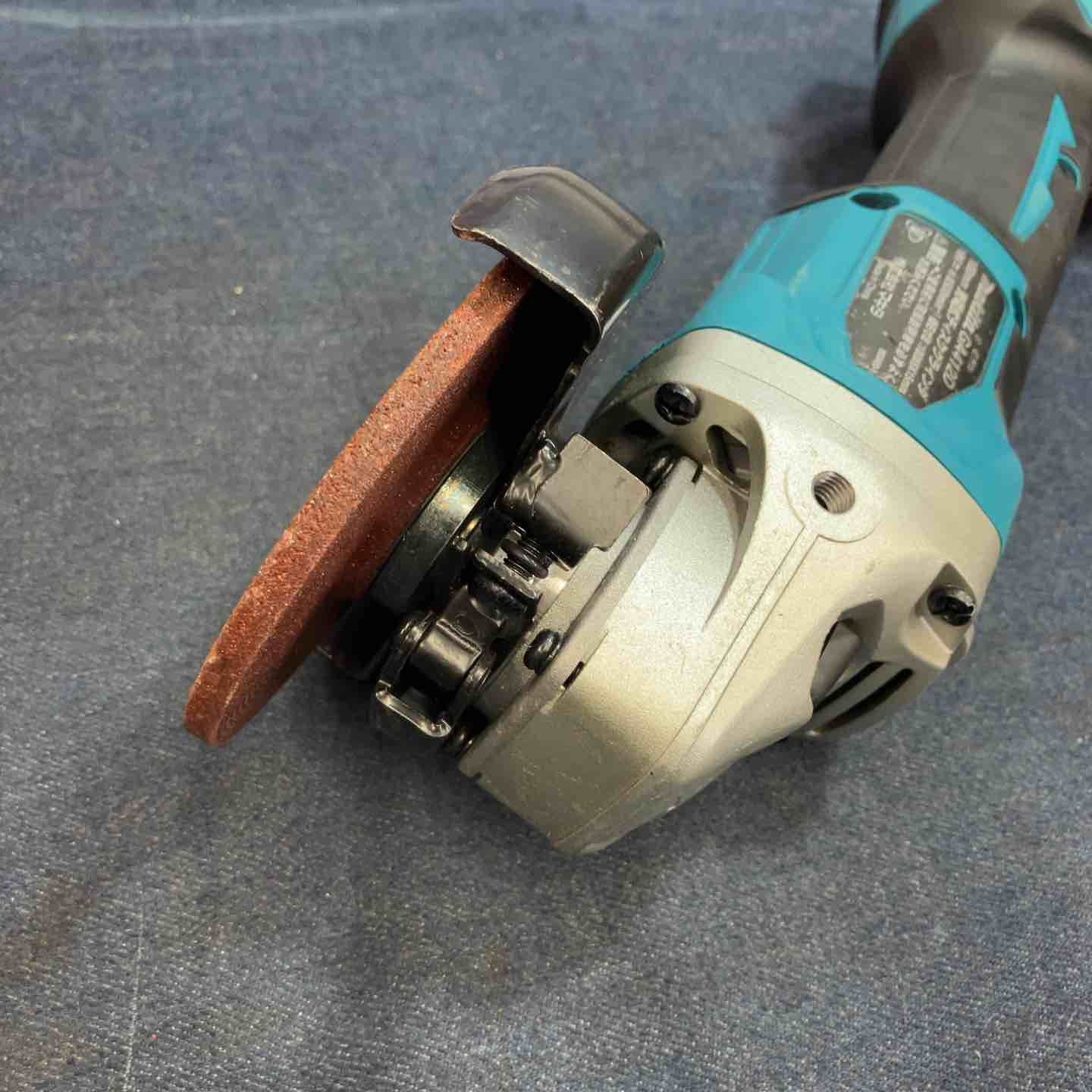 ★マキタ(makita) 100mmコードレスディスクグラインダ GA412DZ【八潮店】 ★マキタ(makita) 100mmコードレスディスクグラインダ GA412DZ【八潮店】
