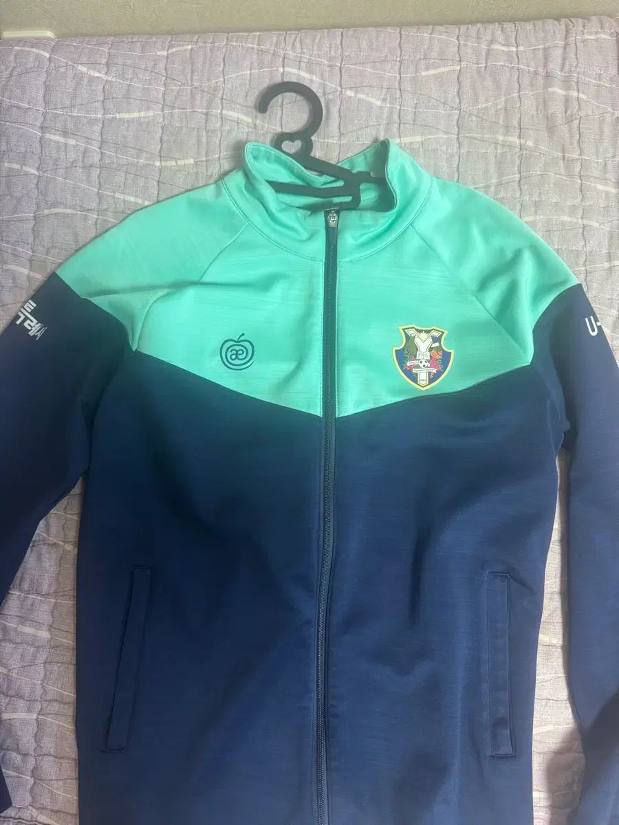 용인시サッカーセンター フルジップアップ