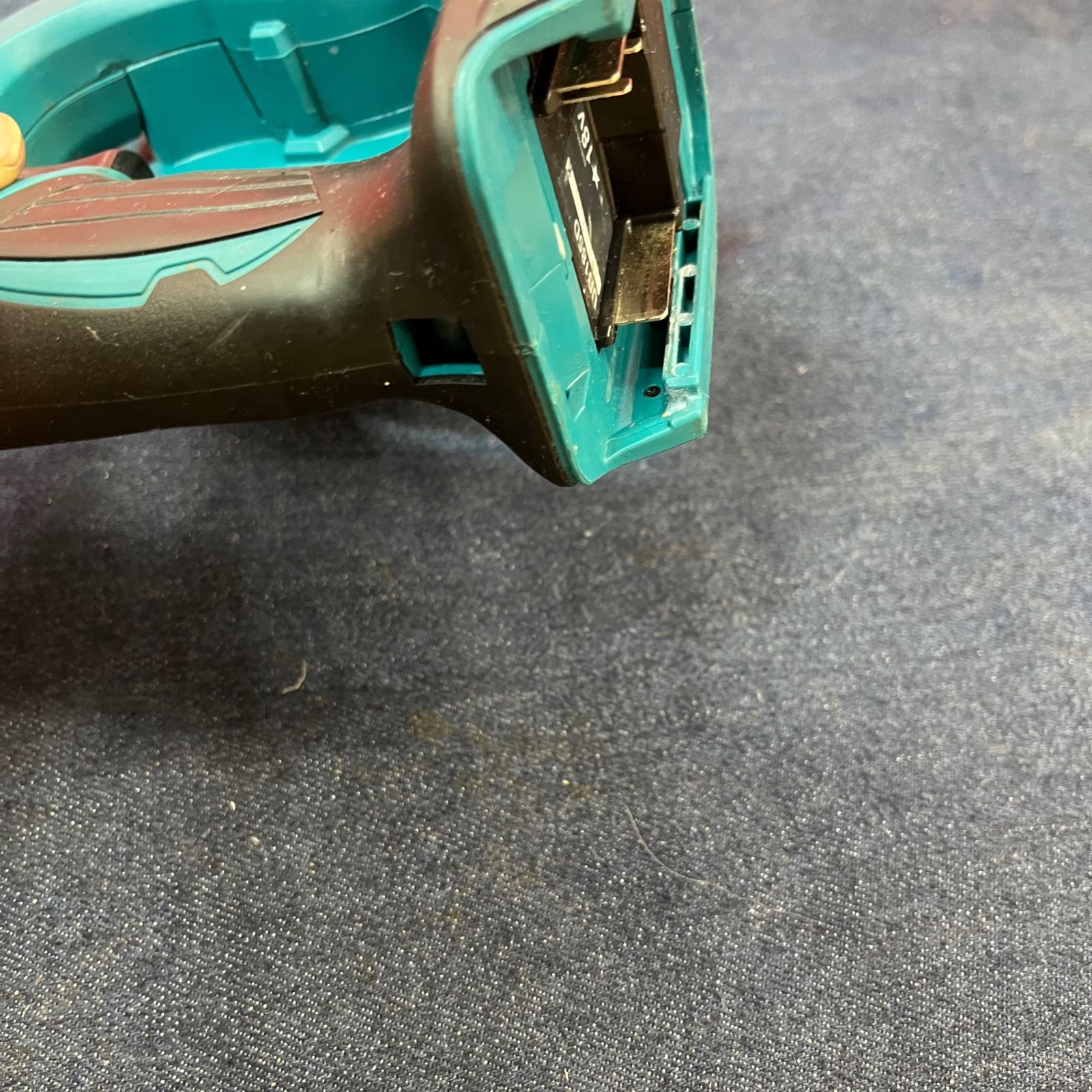 【中古品】★マキタ(makita) コードレスブロワ UB185DZ【東大和店】