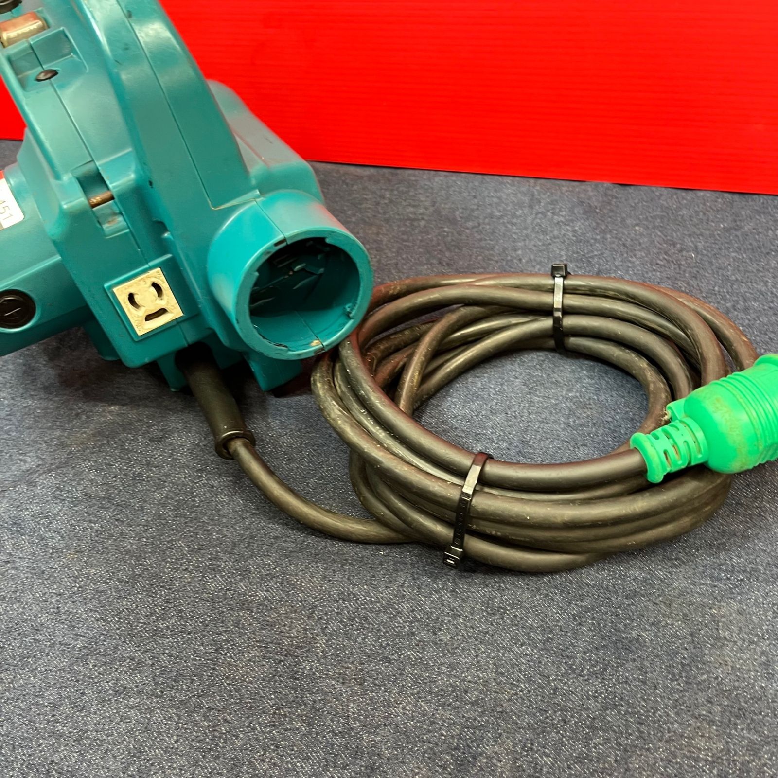 【中古品】マキタ(makita) 小型集じん機 451 本体のみ【東大和店】 【中古品】マキタ(makita) 小型集じん機 451 本体のみ【東大和店】