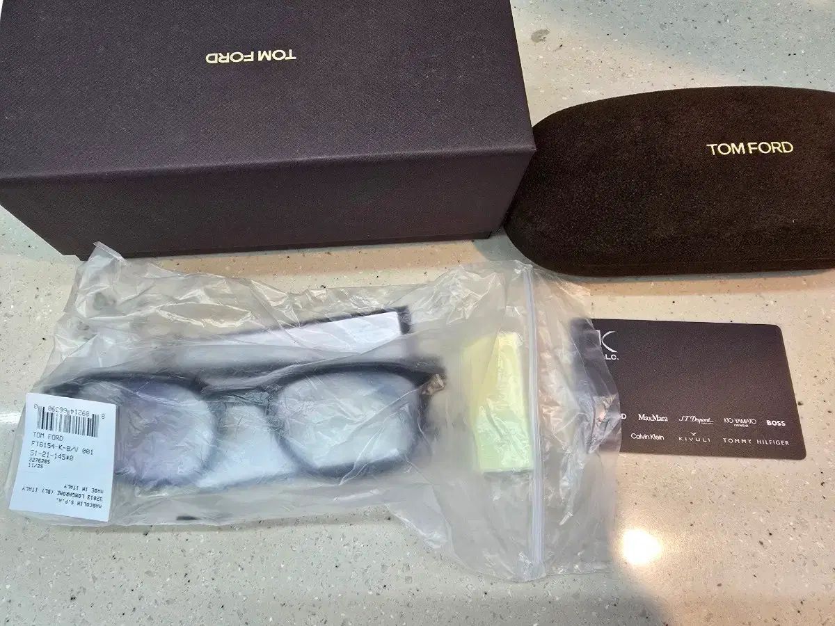 TOM FORD トムフォード TF6154 001 黒COLOR 未使用品